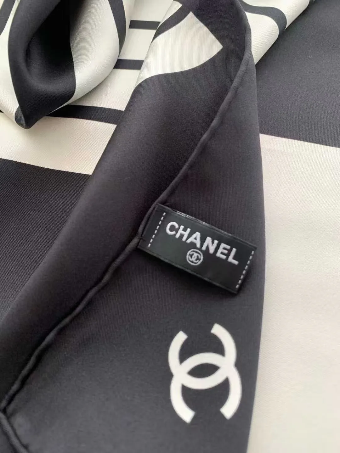 Платки Chanel 18222536