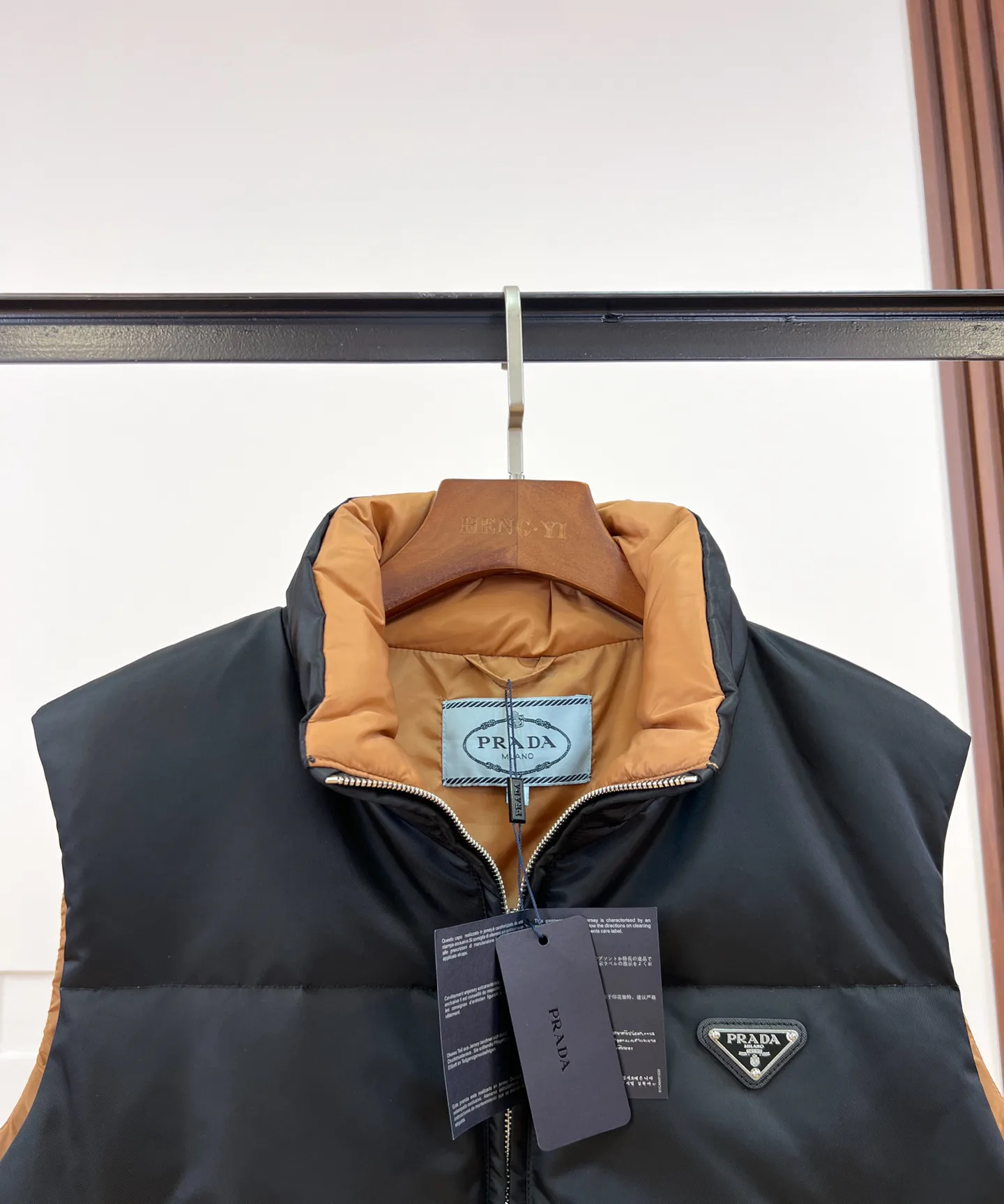 Жилеты Женские Prada 18820572