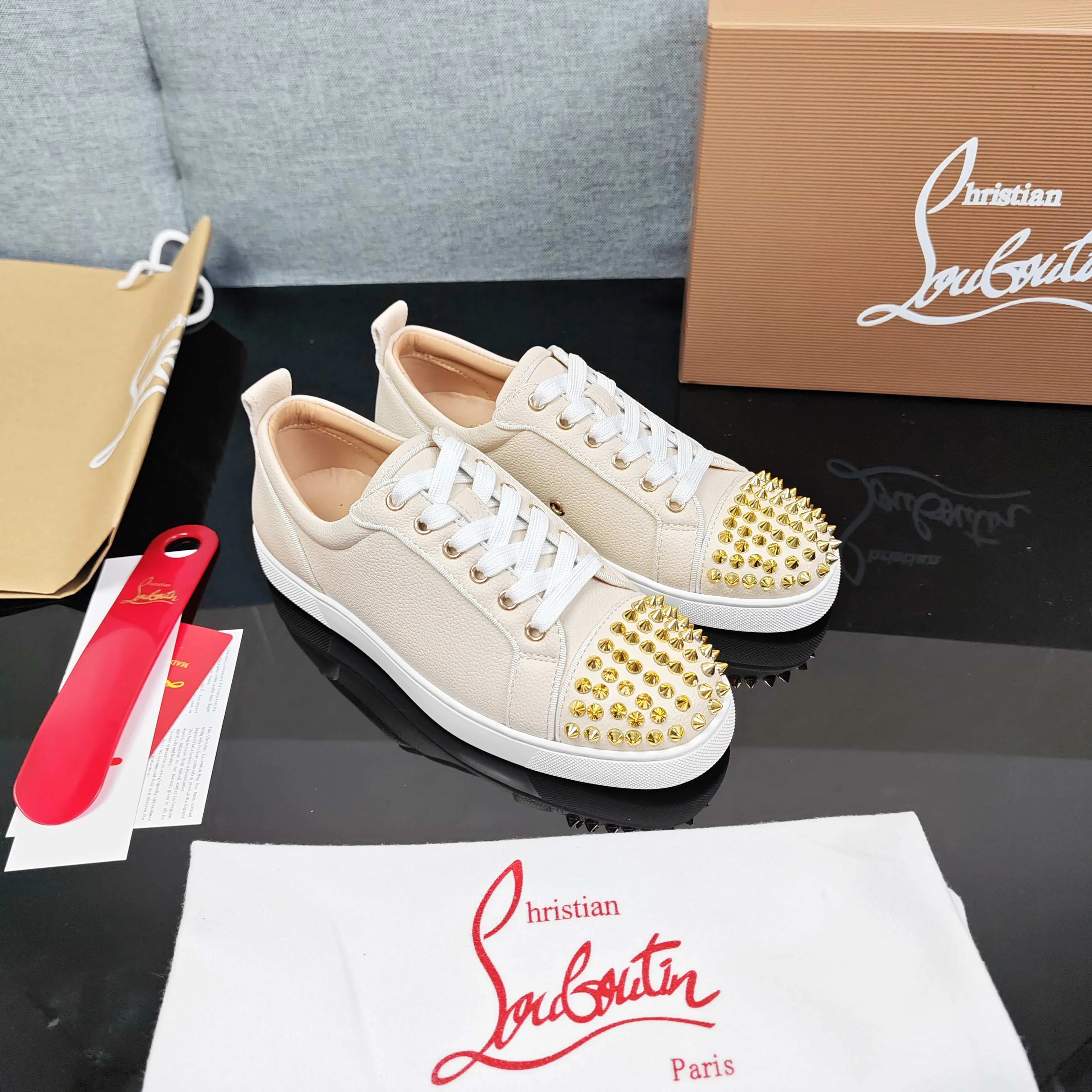 Кроссовки Женские Christian Louboutin 18039695
