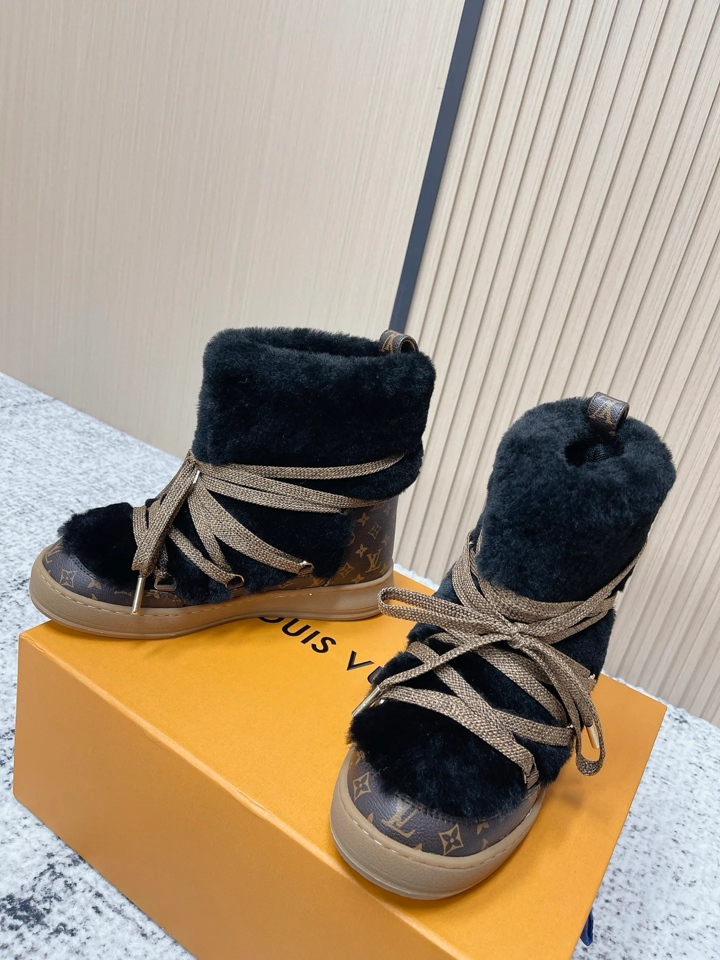 Угги Женские Louis Vuitton 856513
