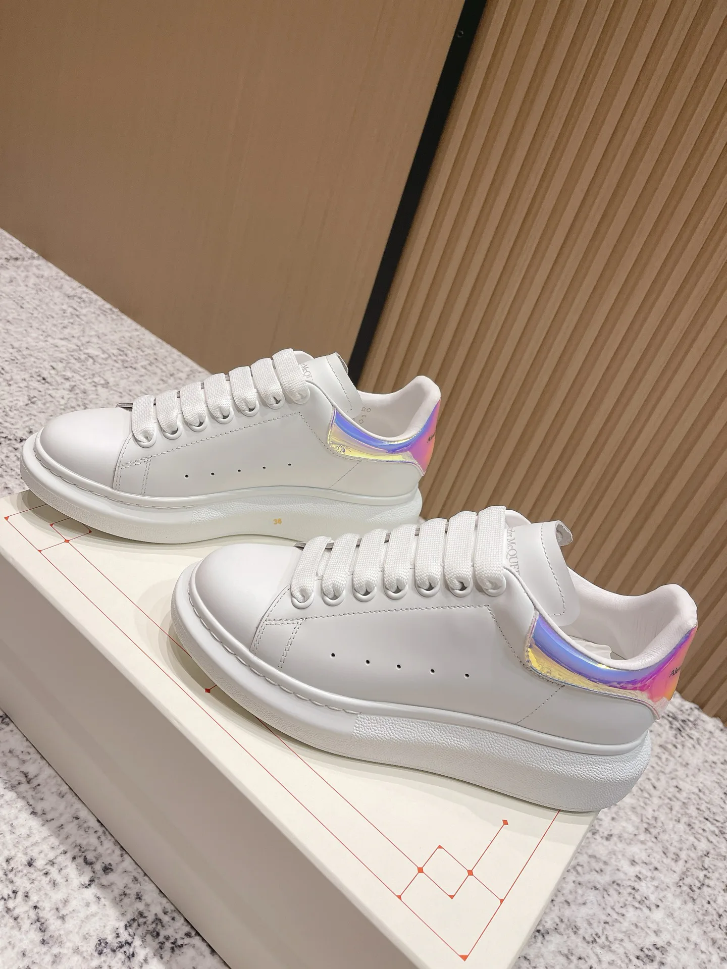 Кроссовки Женские Alexander Mcqueen 9464443