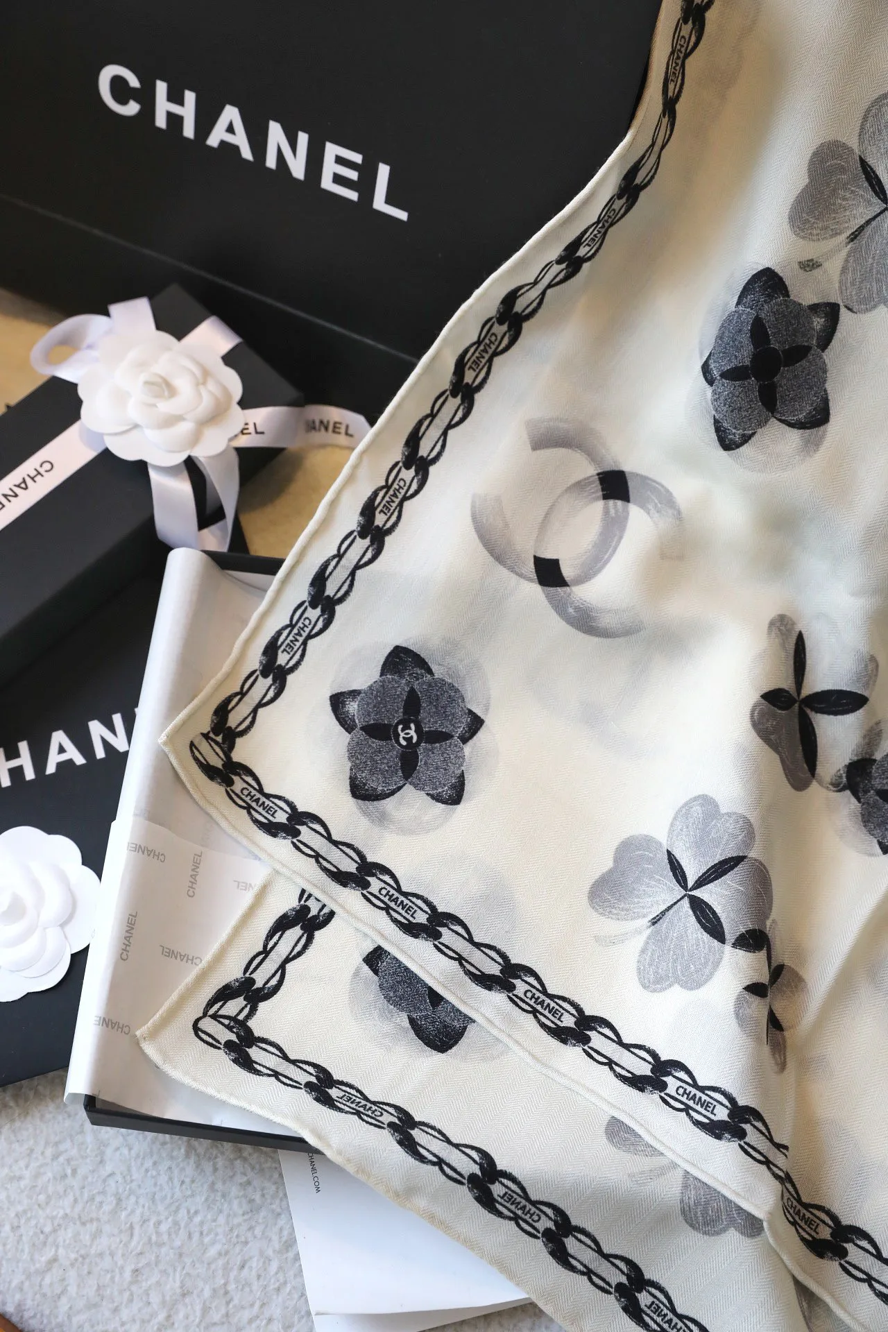 Шарфы Chanel 11631792