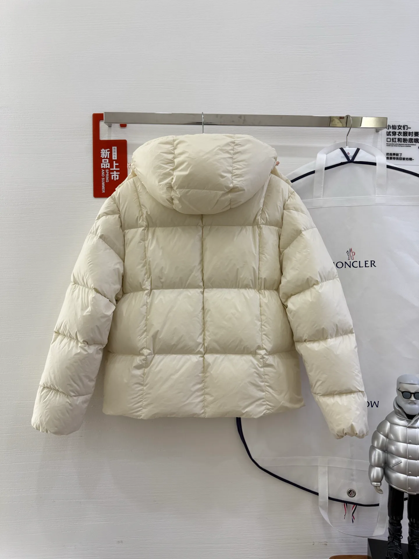 Куртки И Пуховики Женские Moncler 18825222