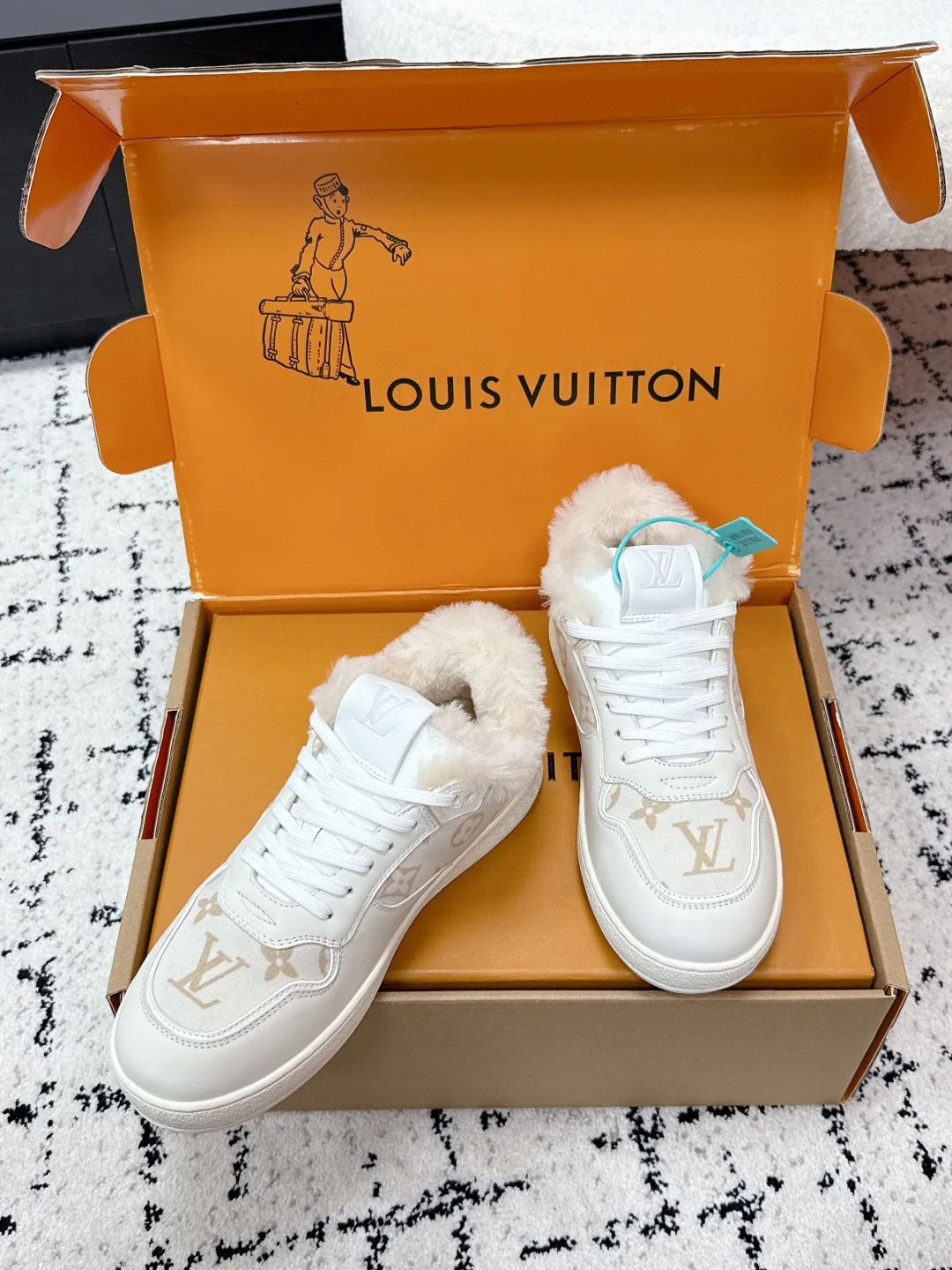 Кроссовки Женские Louis Vuitton 860619