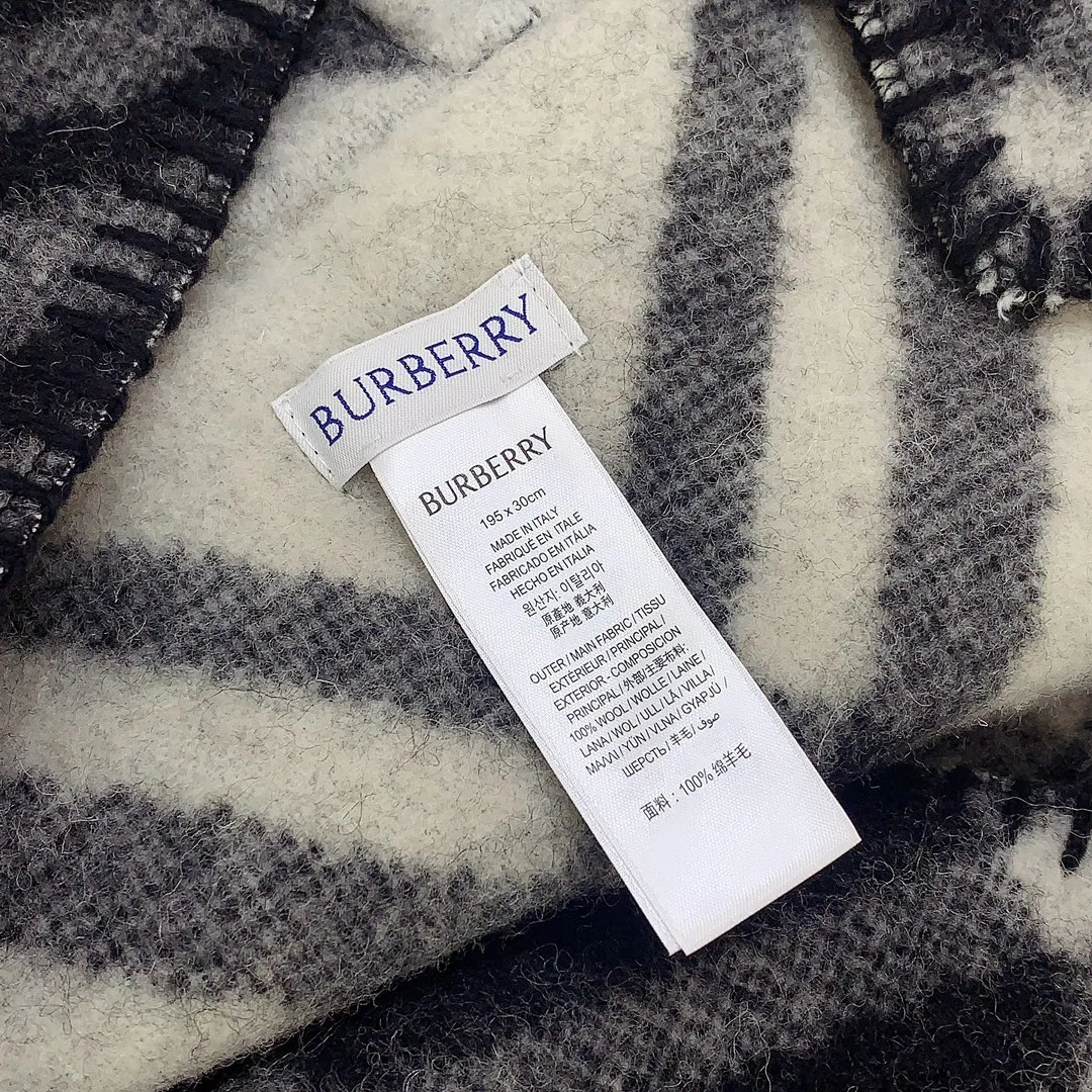 Шарфы Burberry 825886