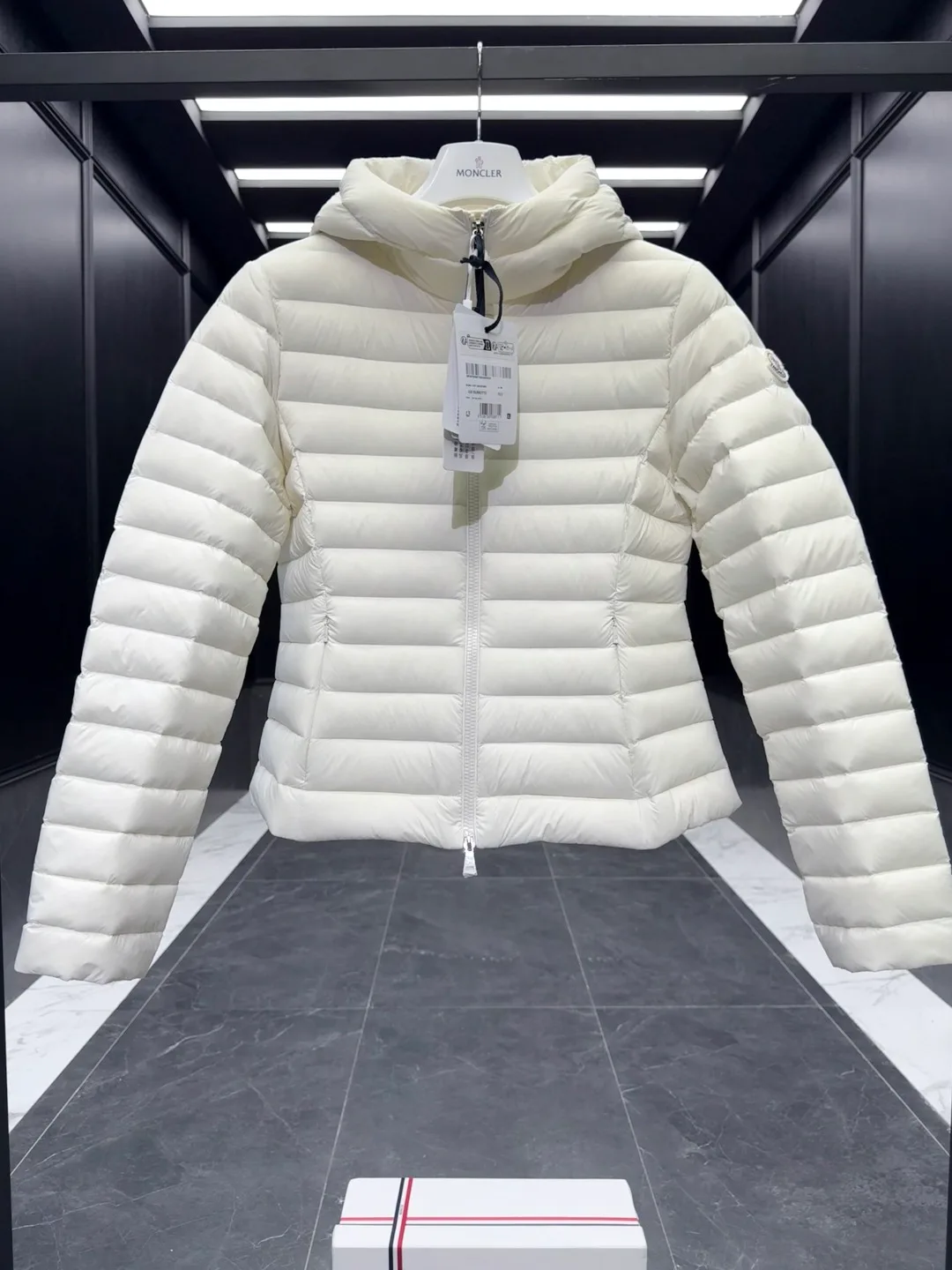 Куртки И Пуховики Женские Moncler 18129793