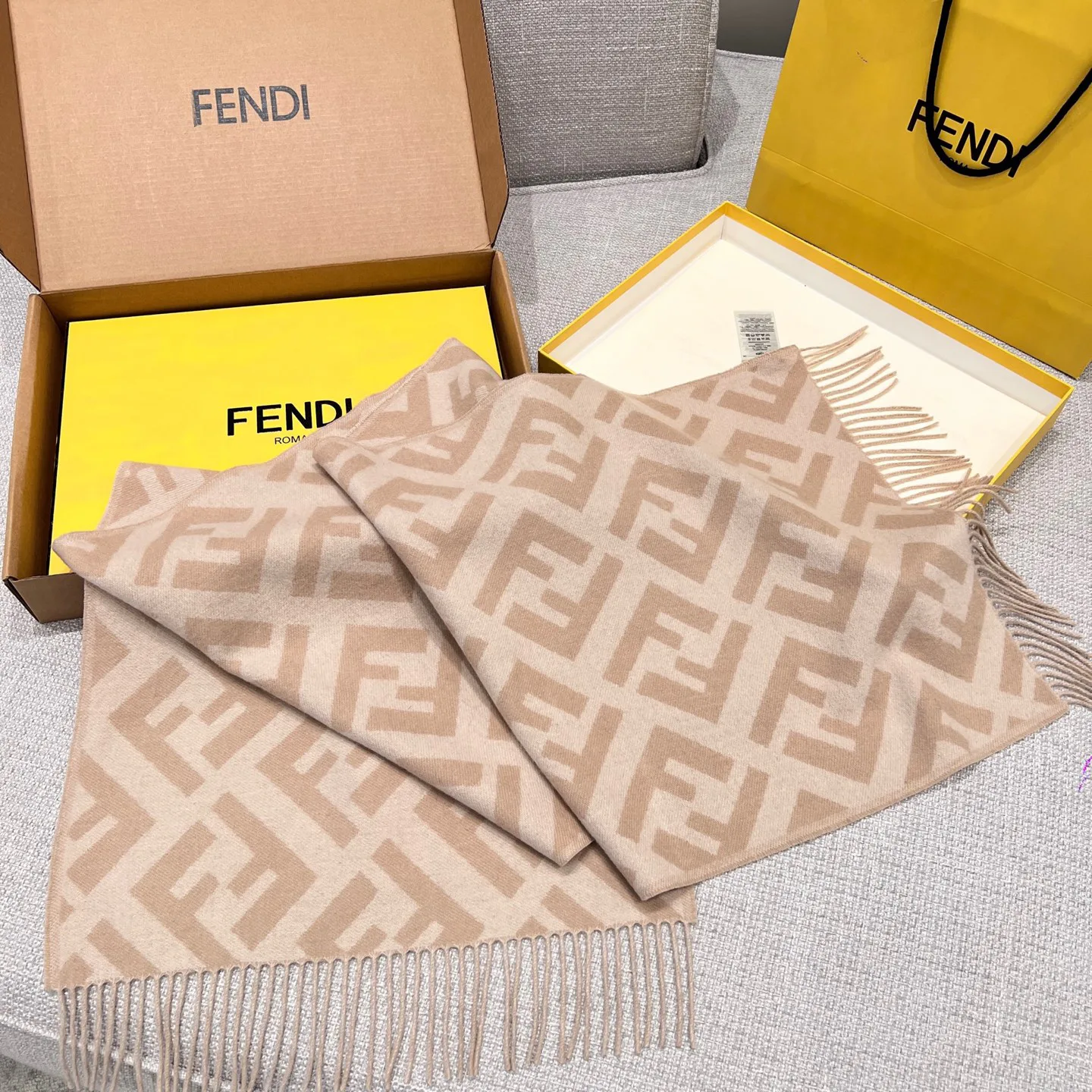 Шарфы Fendi 1628437