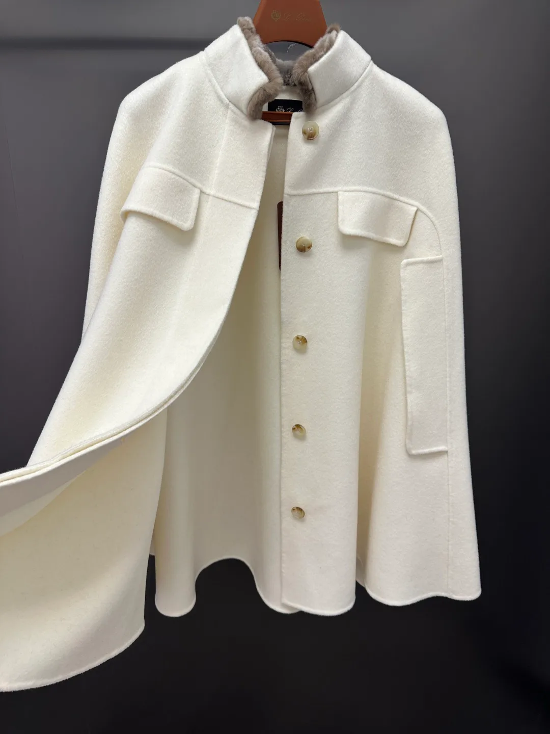 Пальто Женские Loro Piana 18226713