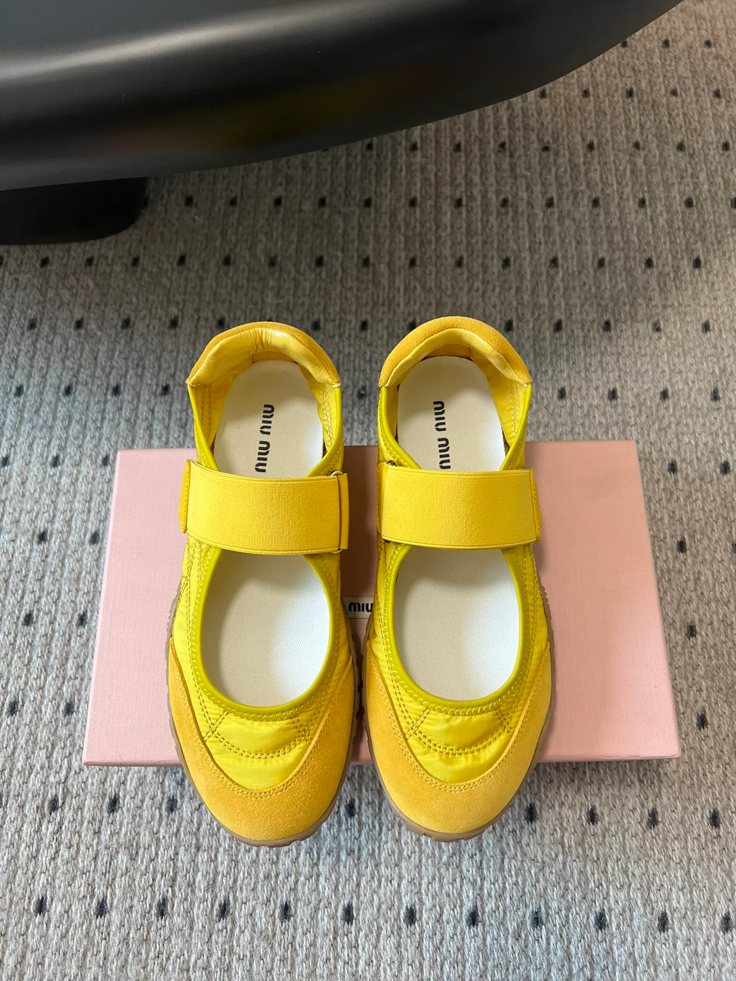 Кроссовки Женские Miu Miu 24020