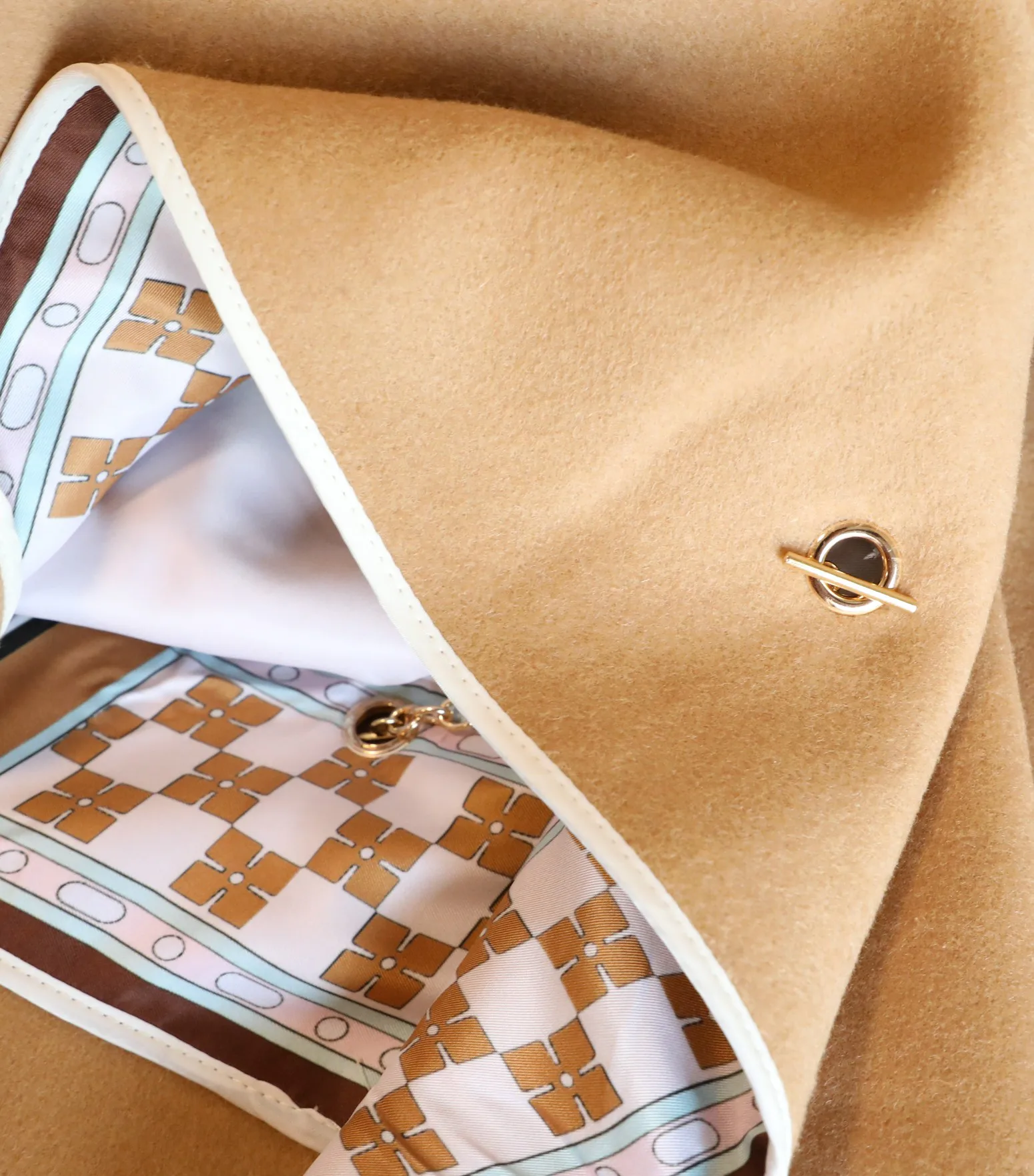 Пальто Женские Burberry 18980108