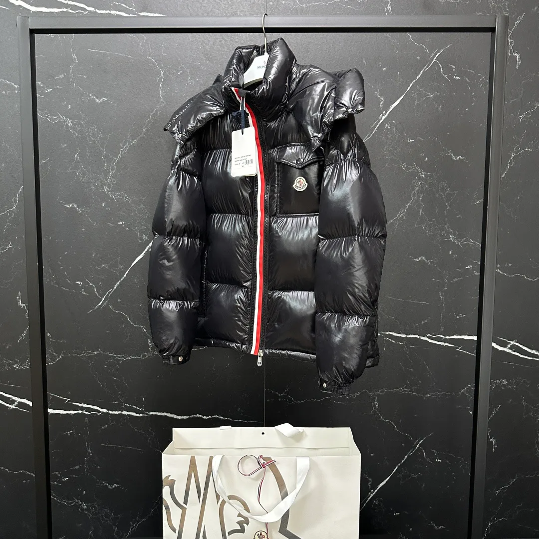 Куртки И Пуховики Мужские Moncler 4605852