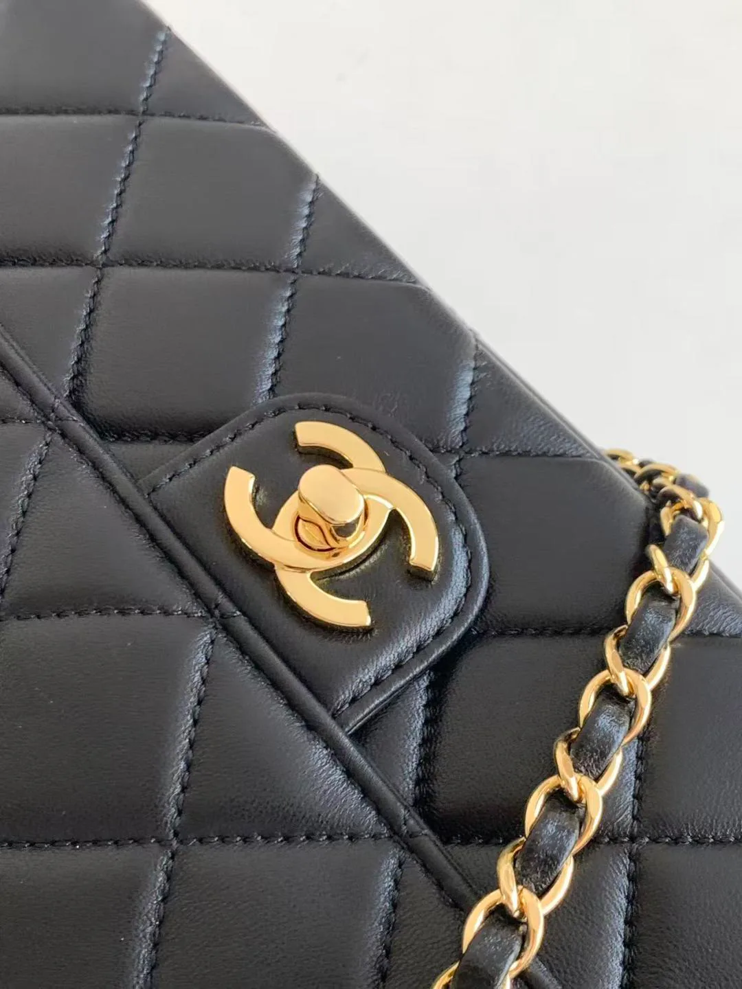 Классические Сумки Женские Chanel 18057796