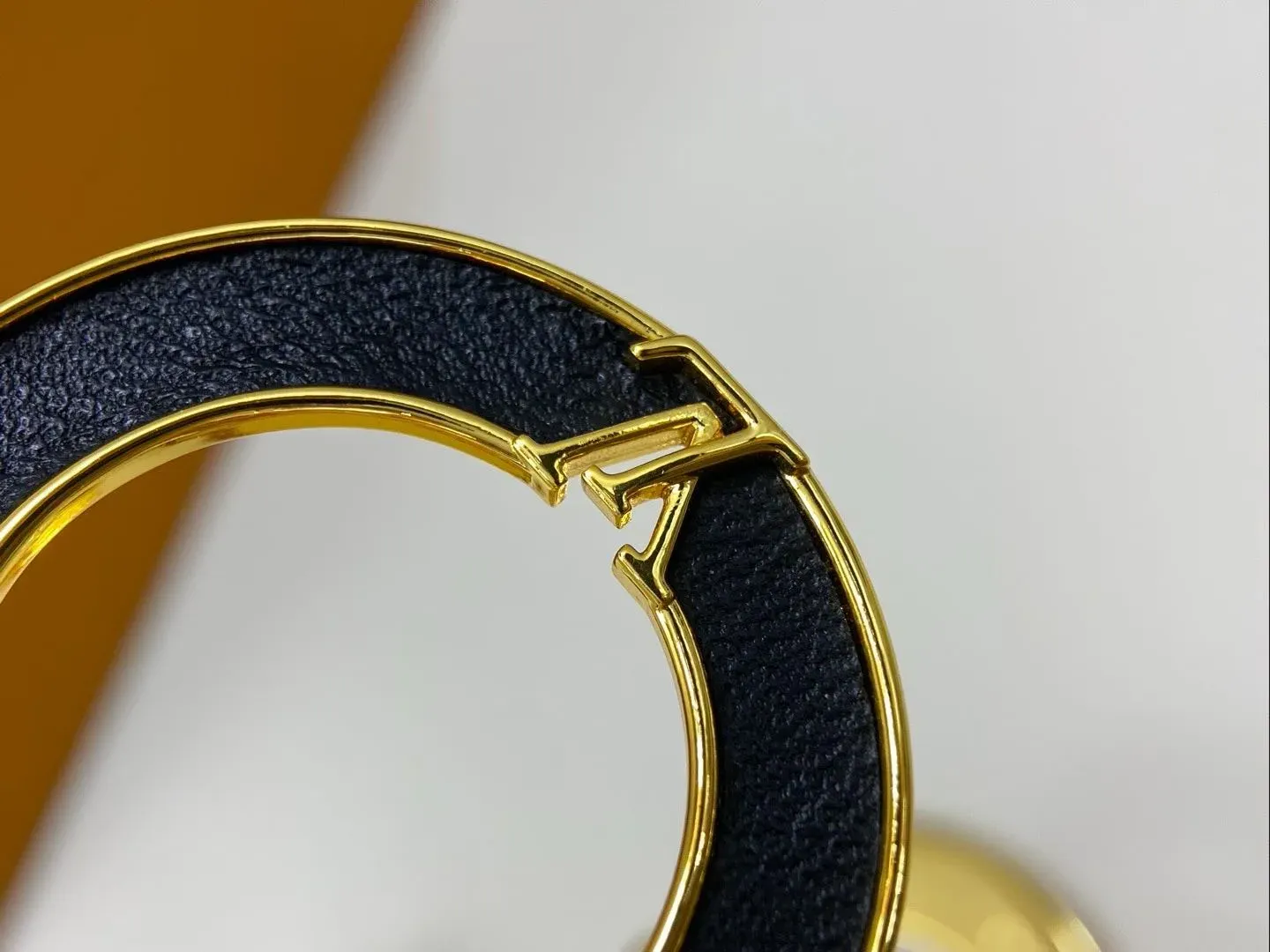 Бижутерия Louis Vuitton 1540838