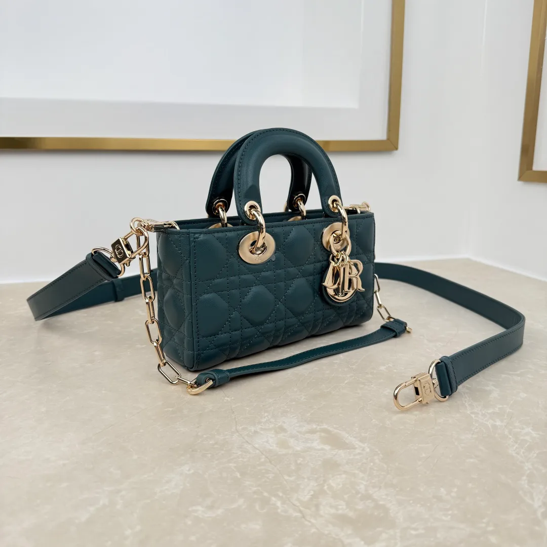 Классические Сумки Женские Christian Dior 18242050