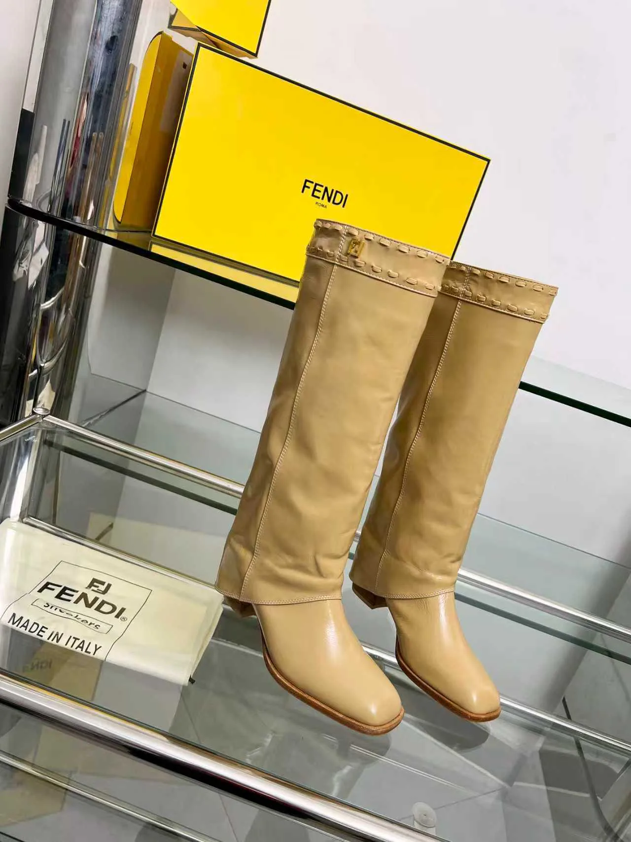 Сапоги Женские Fendi 18104316