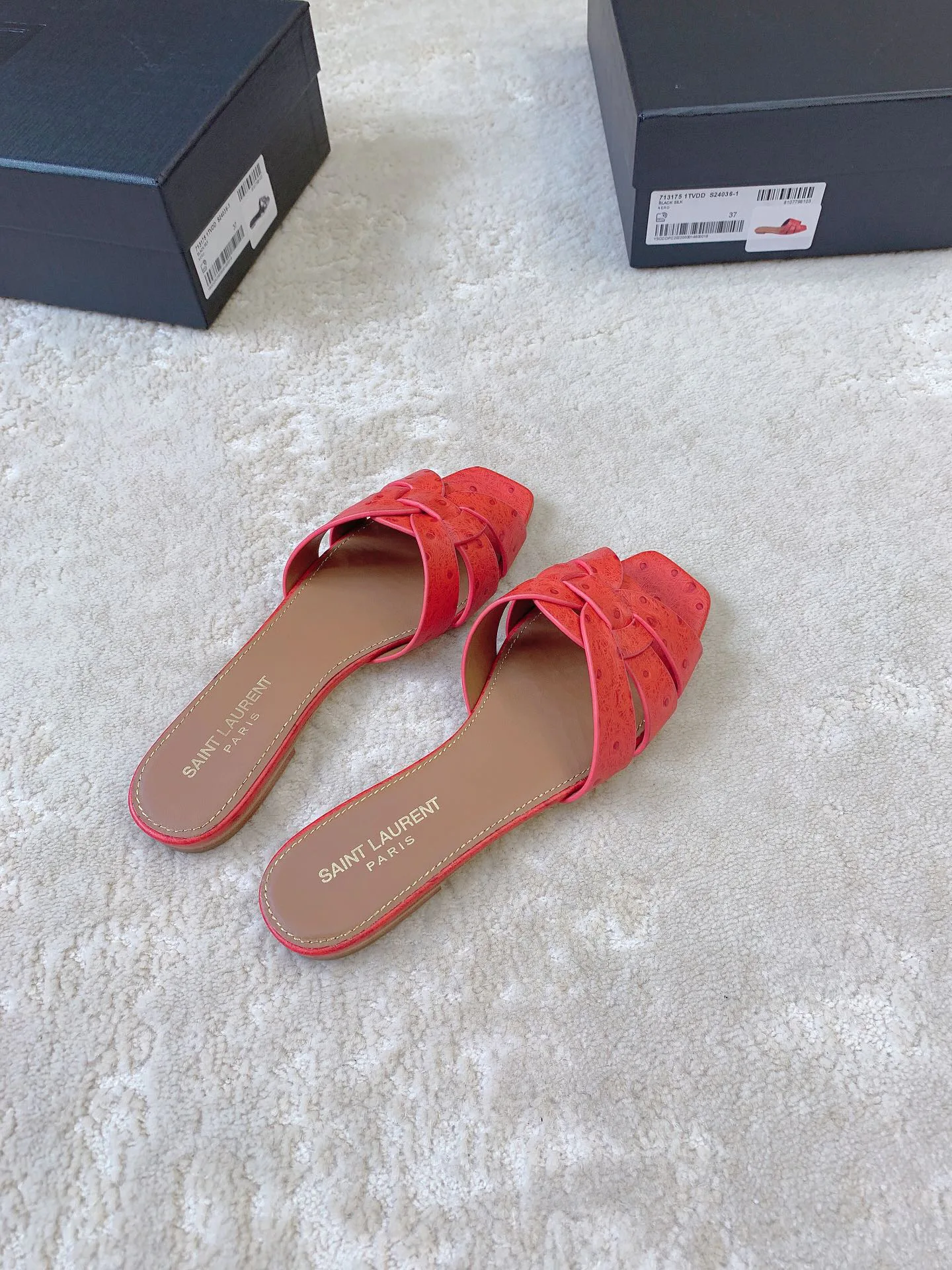 Шлепанцы Женские Saint Laurent 4390925