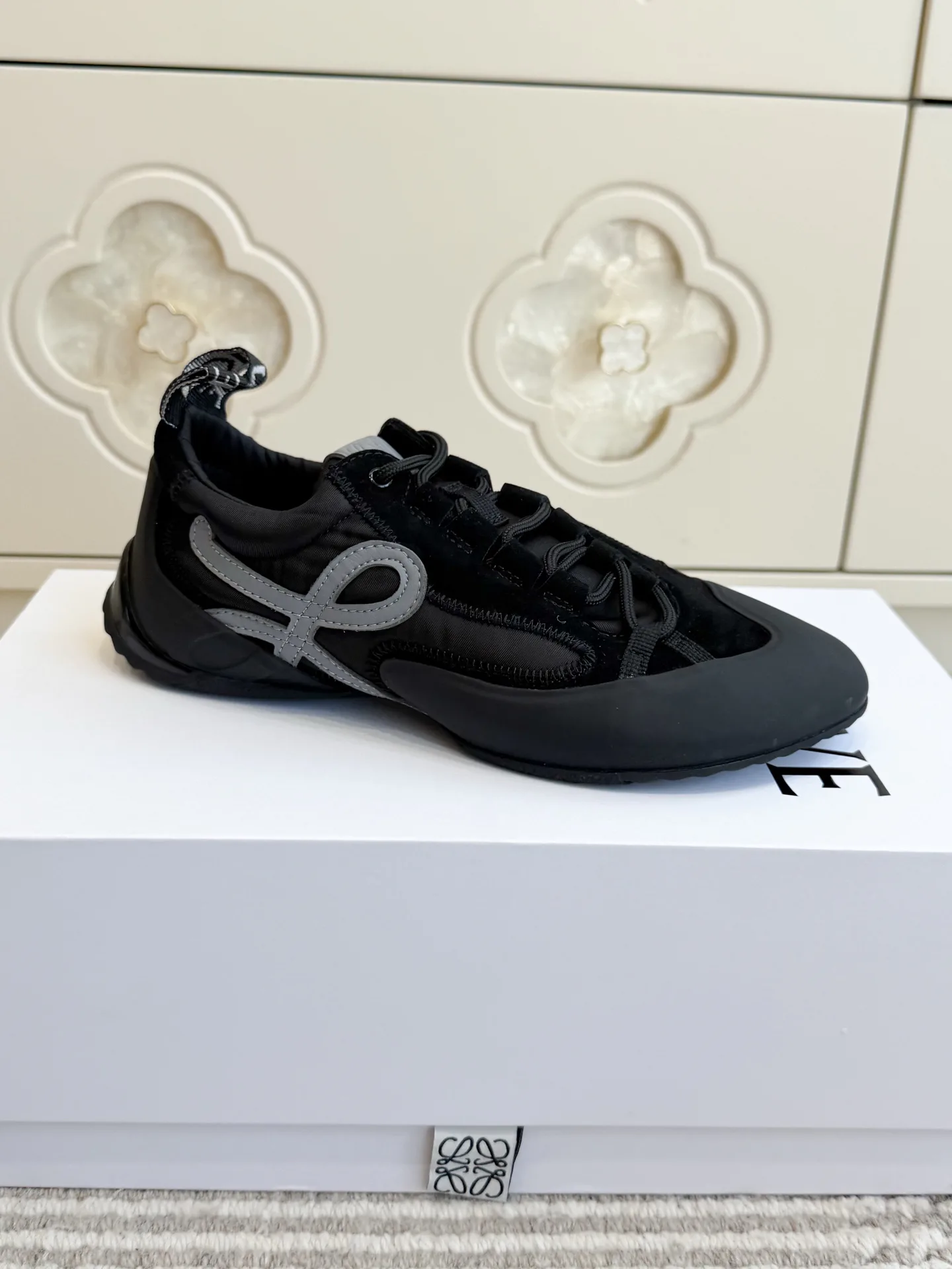 Кроссовки Женские Loewe 18275865