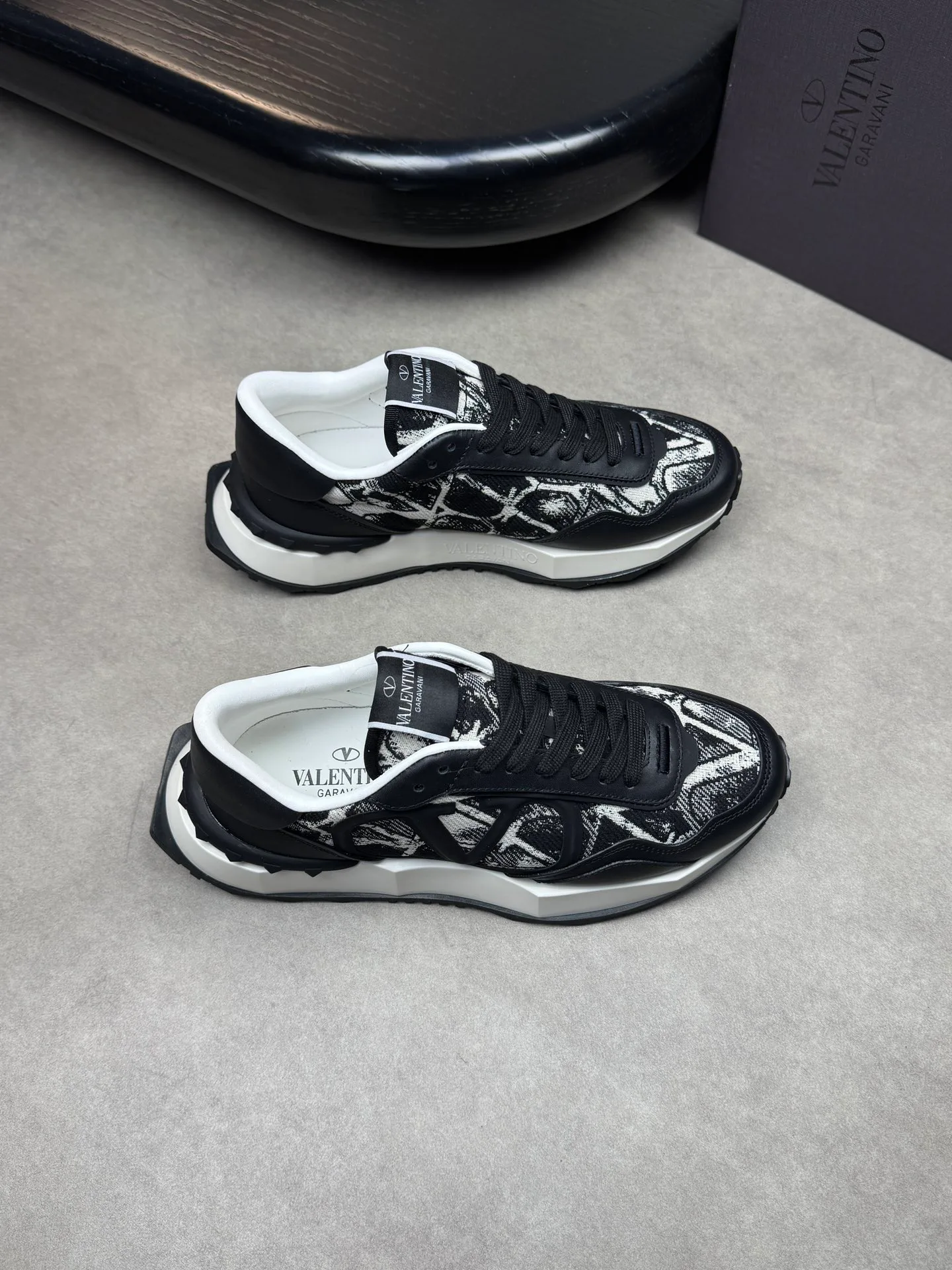 Кроссовки Мужские Valentino 14947