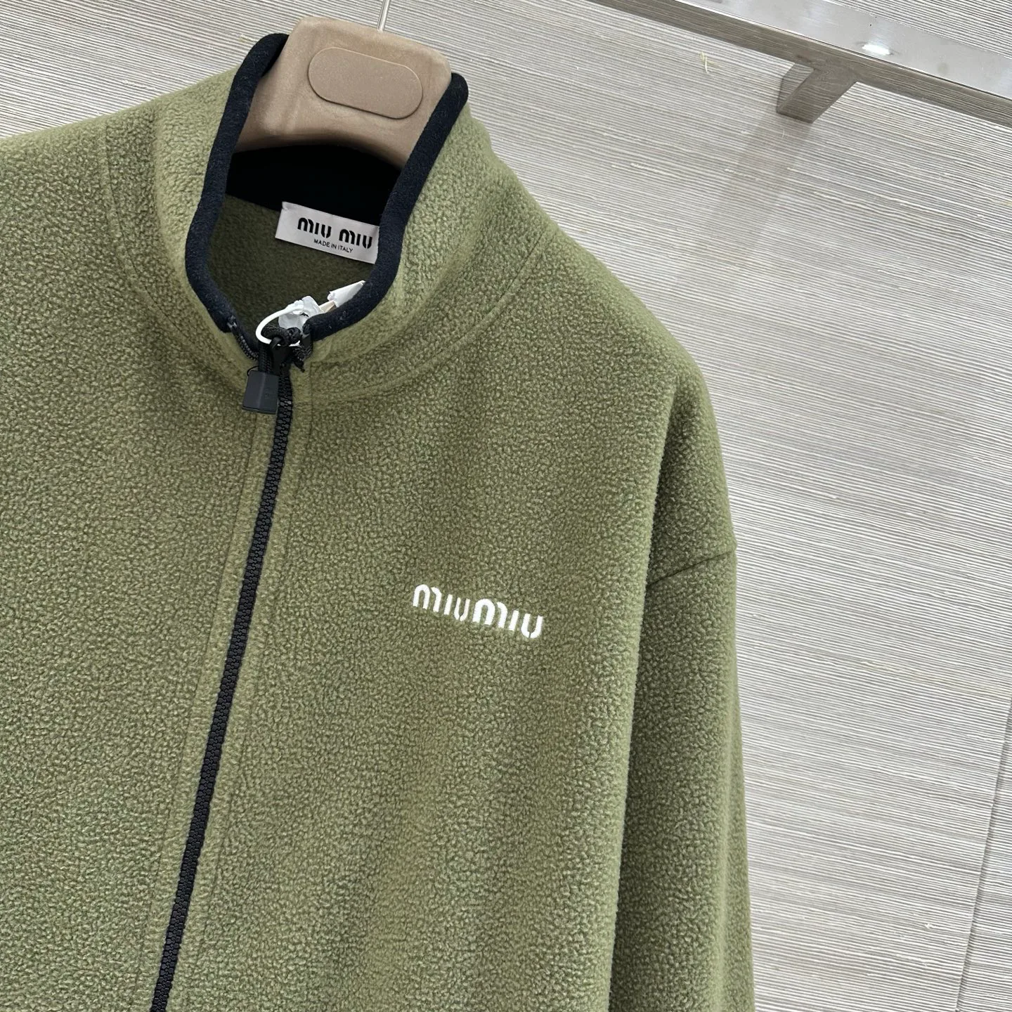 Куртки И Пуховики Женские Miu Miu 18429137