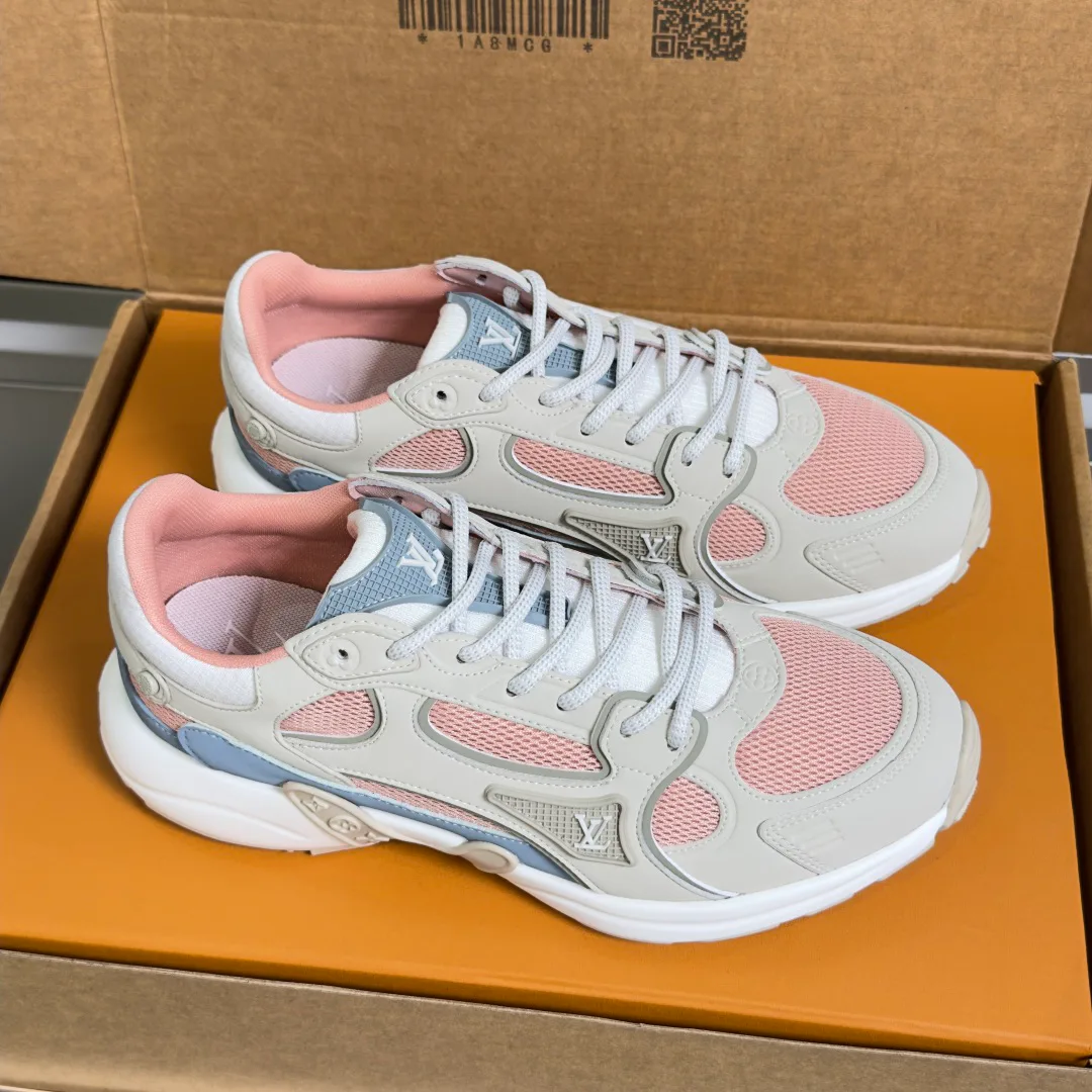 Кроссовки Женские Louis Vuitton 11687335