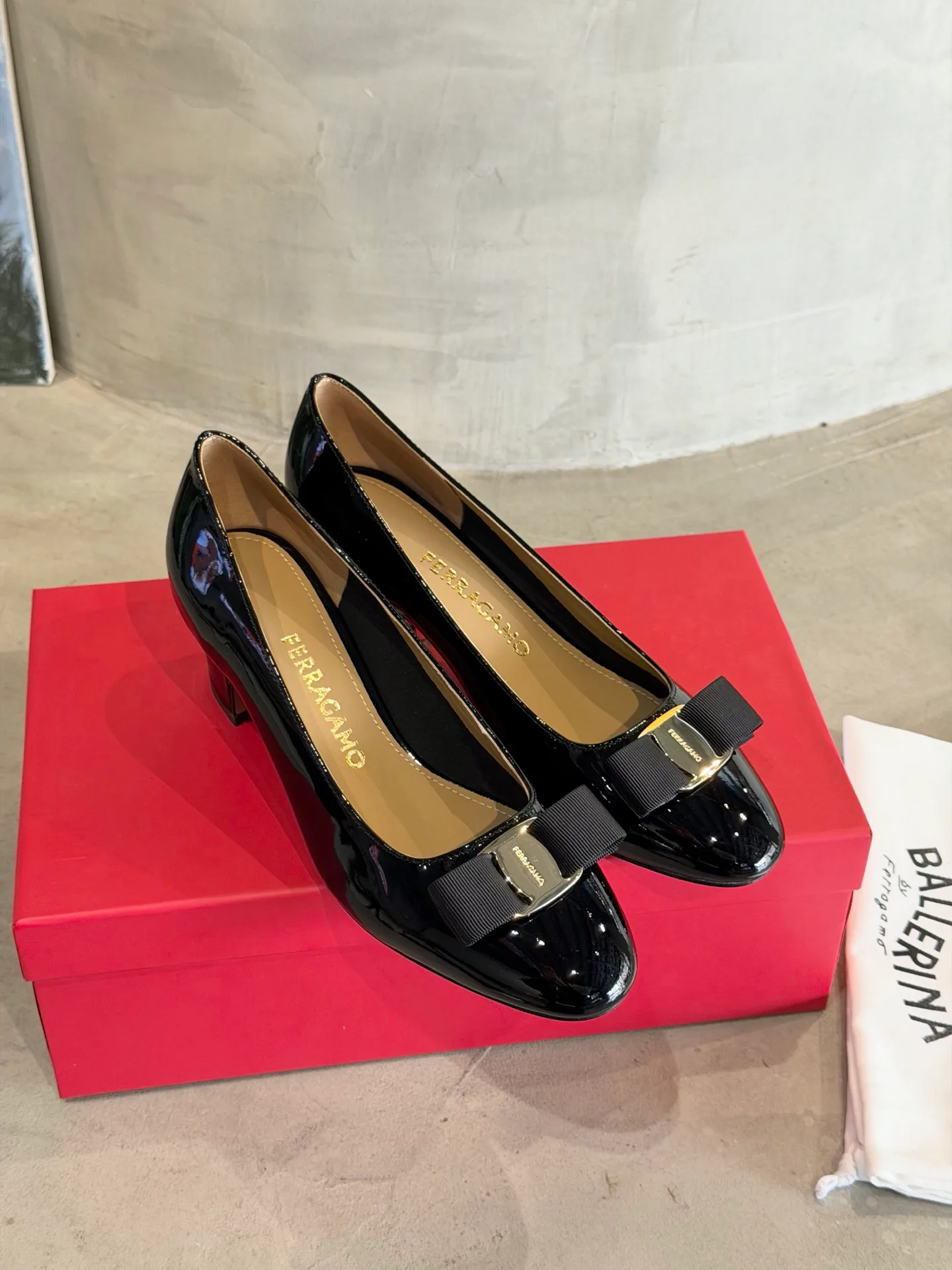 Туфли Женские Salvatore Ferragamo 11703592