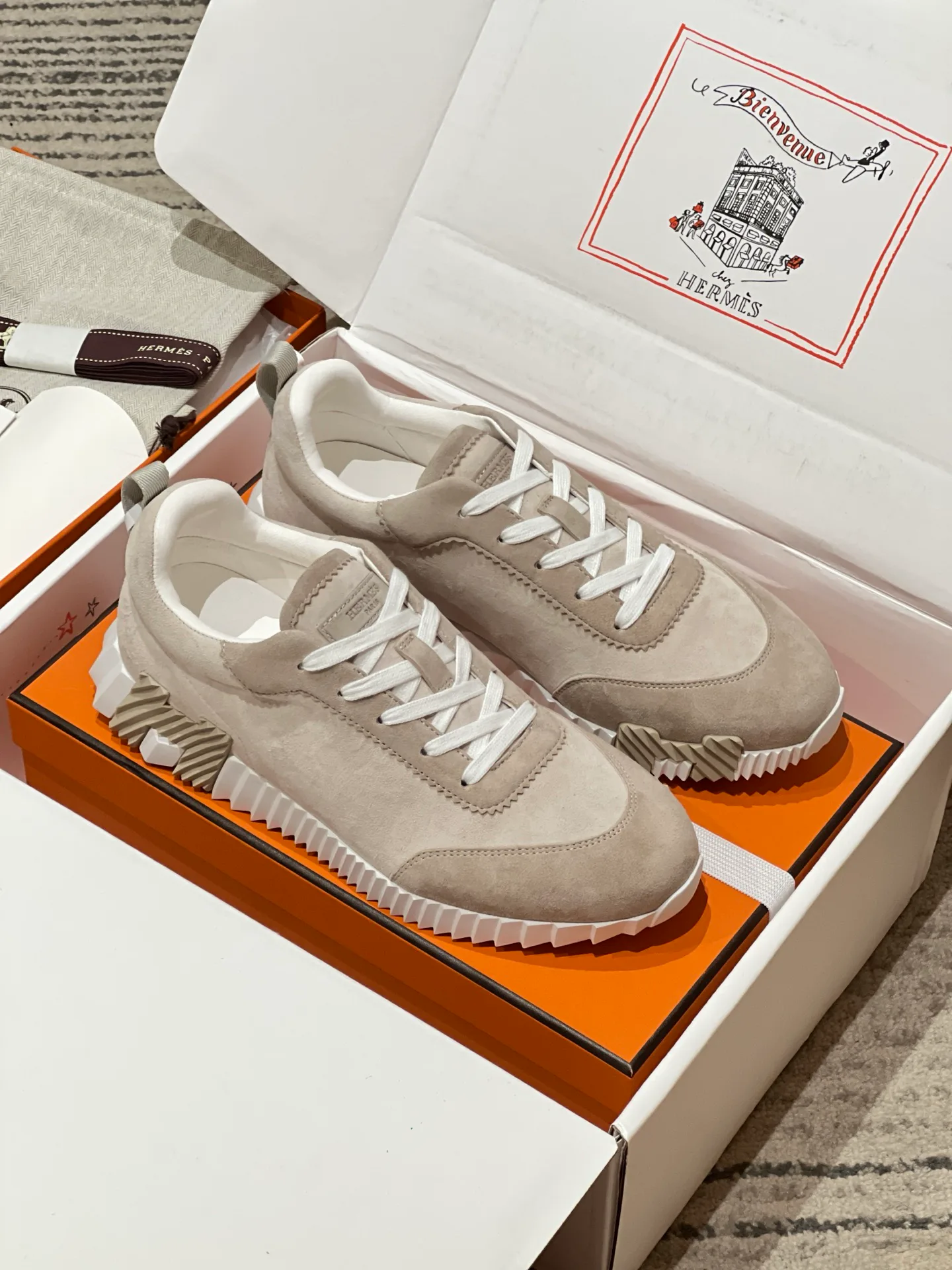 Кроссовки Женские Hermes 18080316