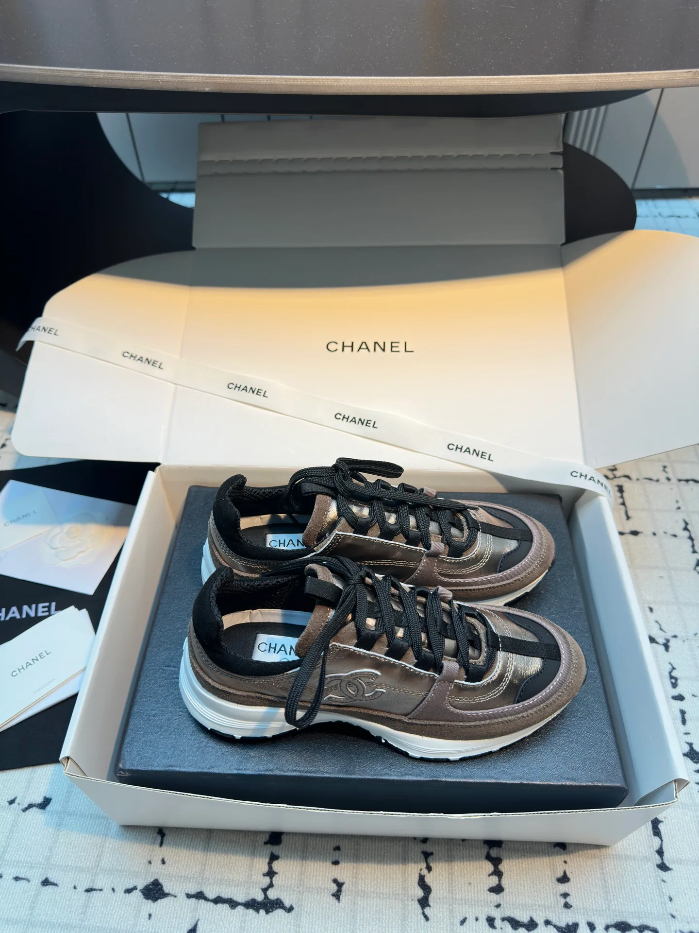Кроссовки Женские Chanel 10468489