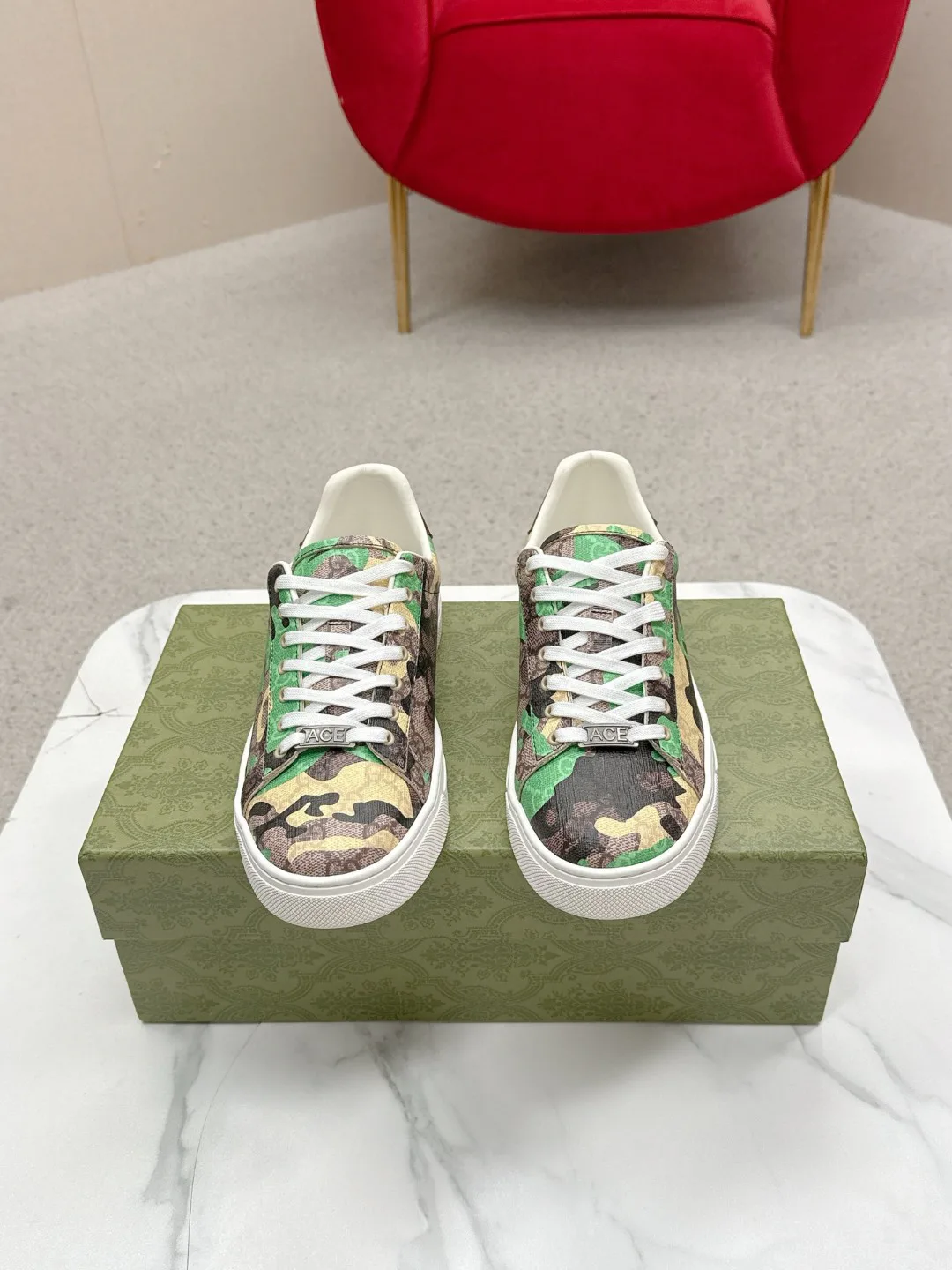 Кроссовки Женские Gucci 17620477