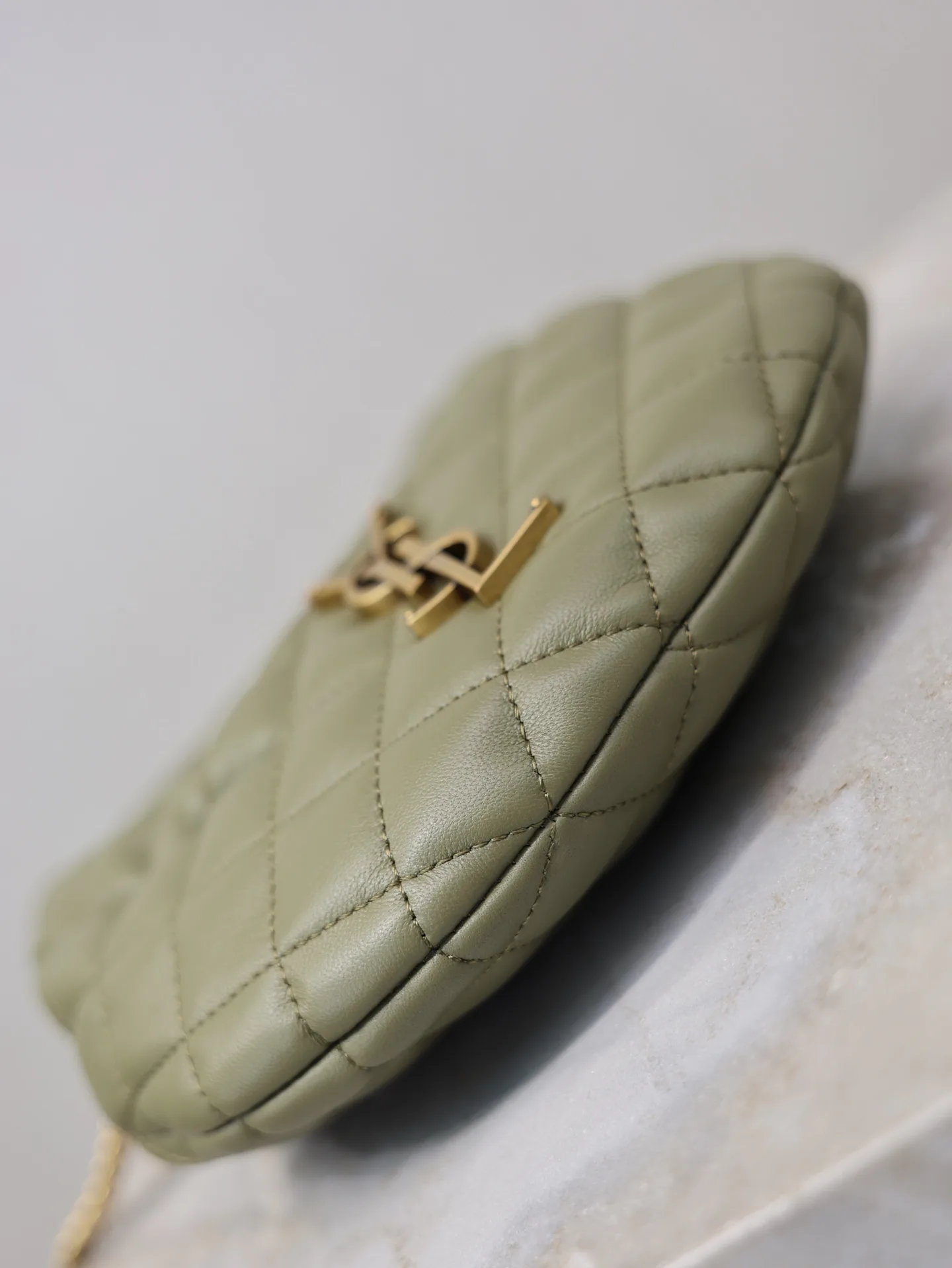 Сумки На Ремне Женские Saint Laurent 11504328