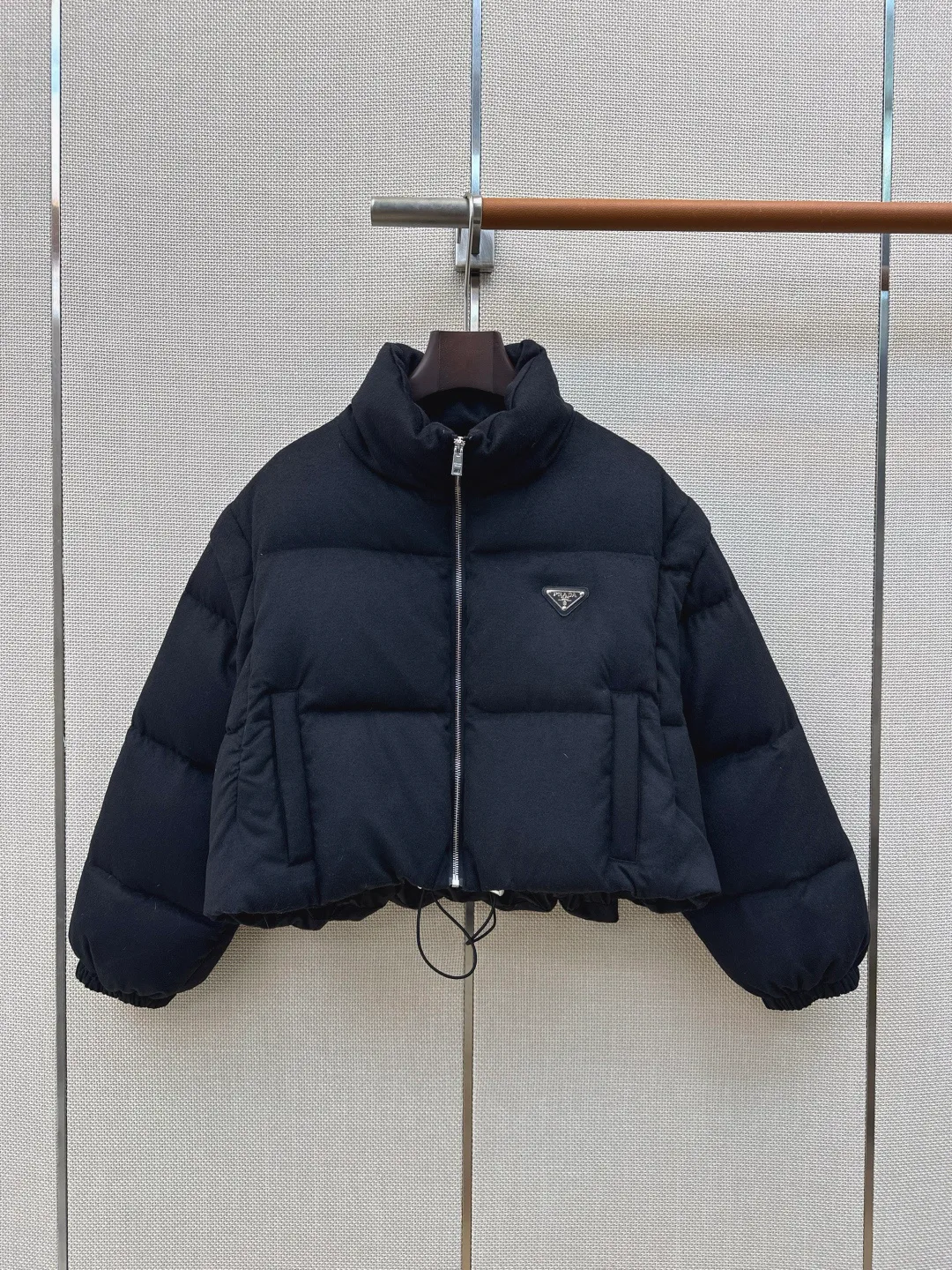 Куртки И Пуховики Женские Prada 18882457