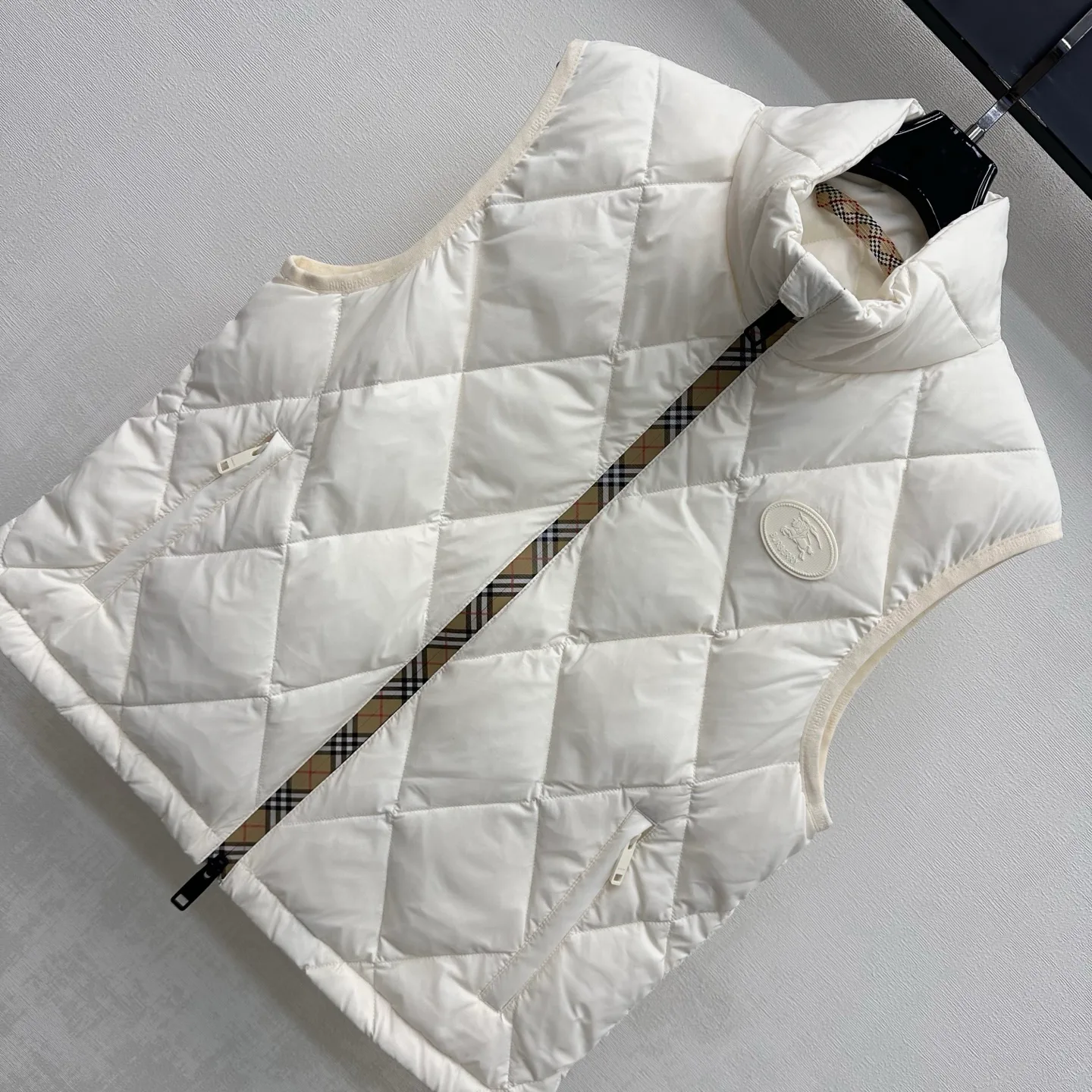 Жилеты Женские Burberry 18555711