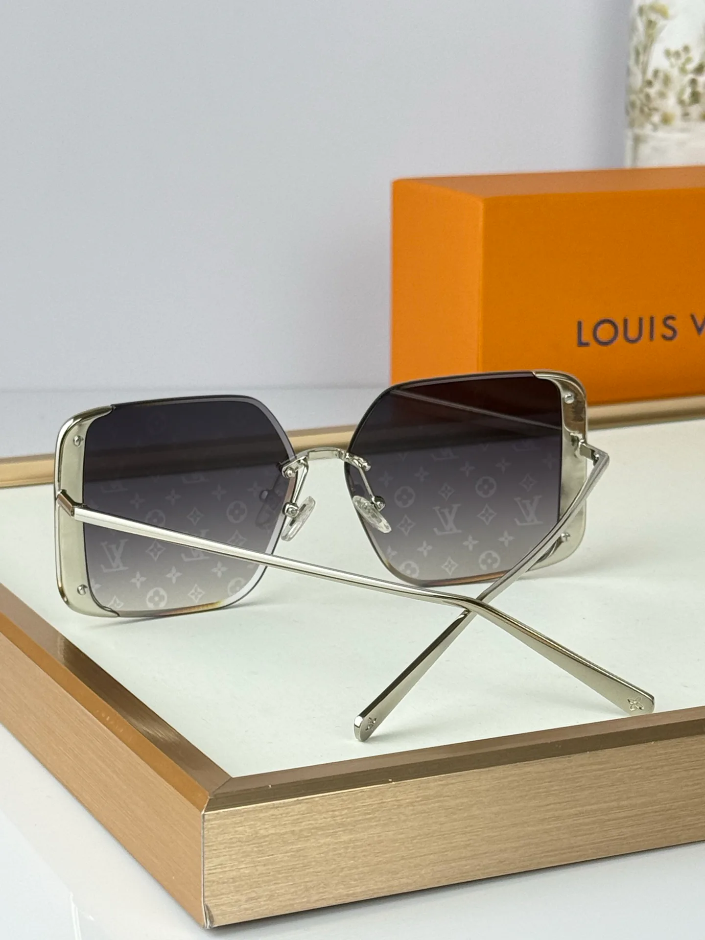 Очки Louis Vuitton 17428189