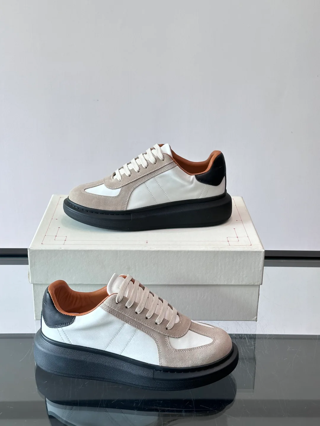 Кроссовки Женские Alexander Mcqueen 17328777