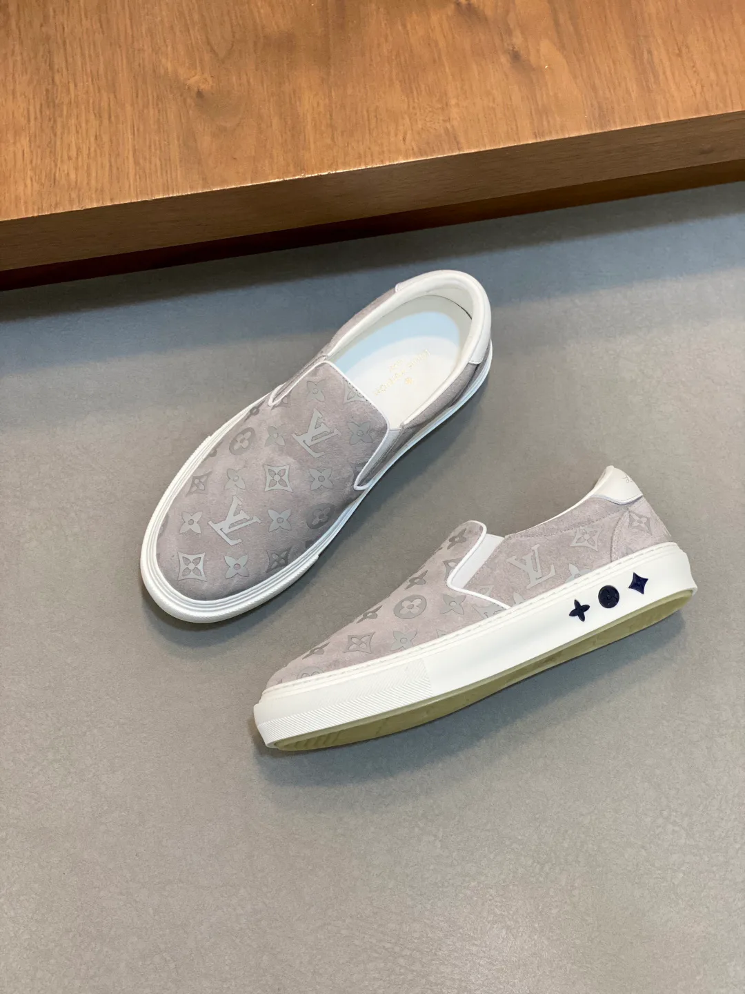 Кроссовки Мужские Louis Vuitton 17934199