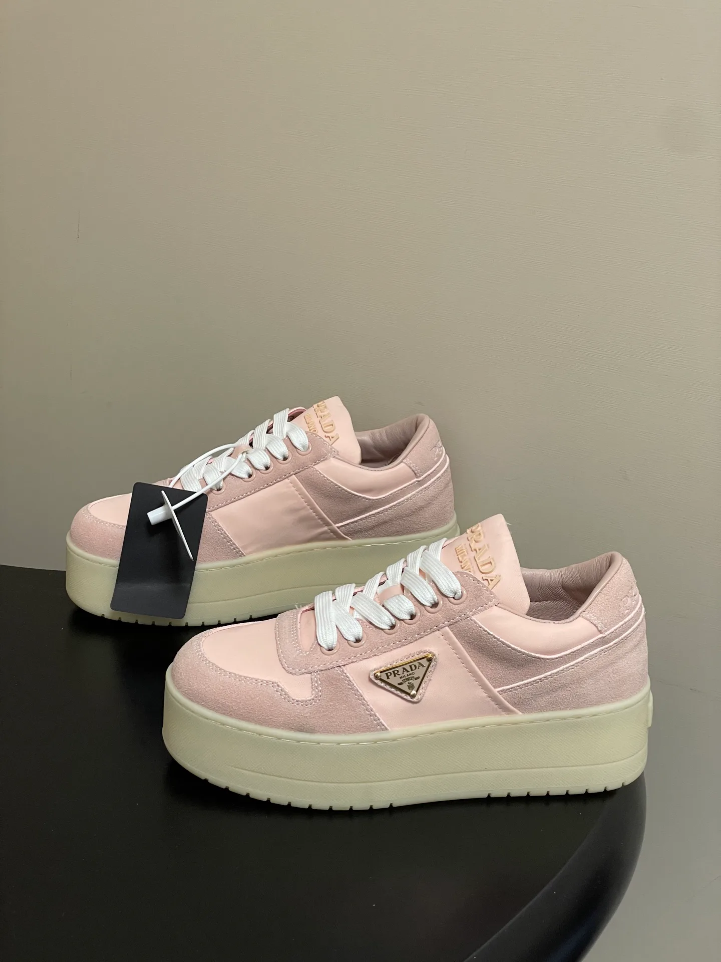 Кроссовки Женские Prada 12810940