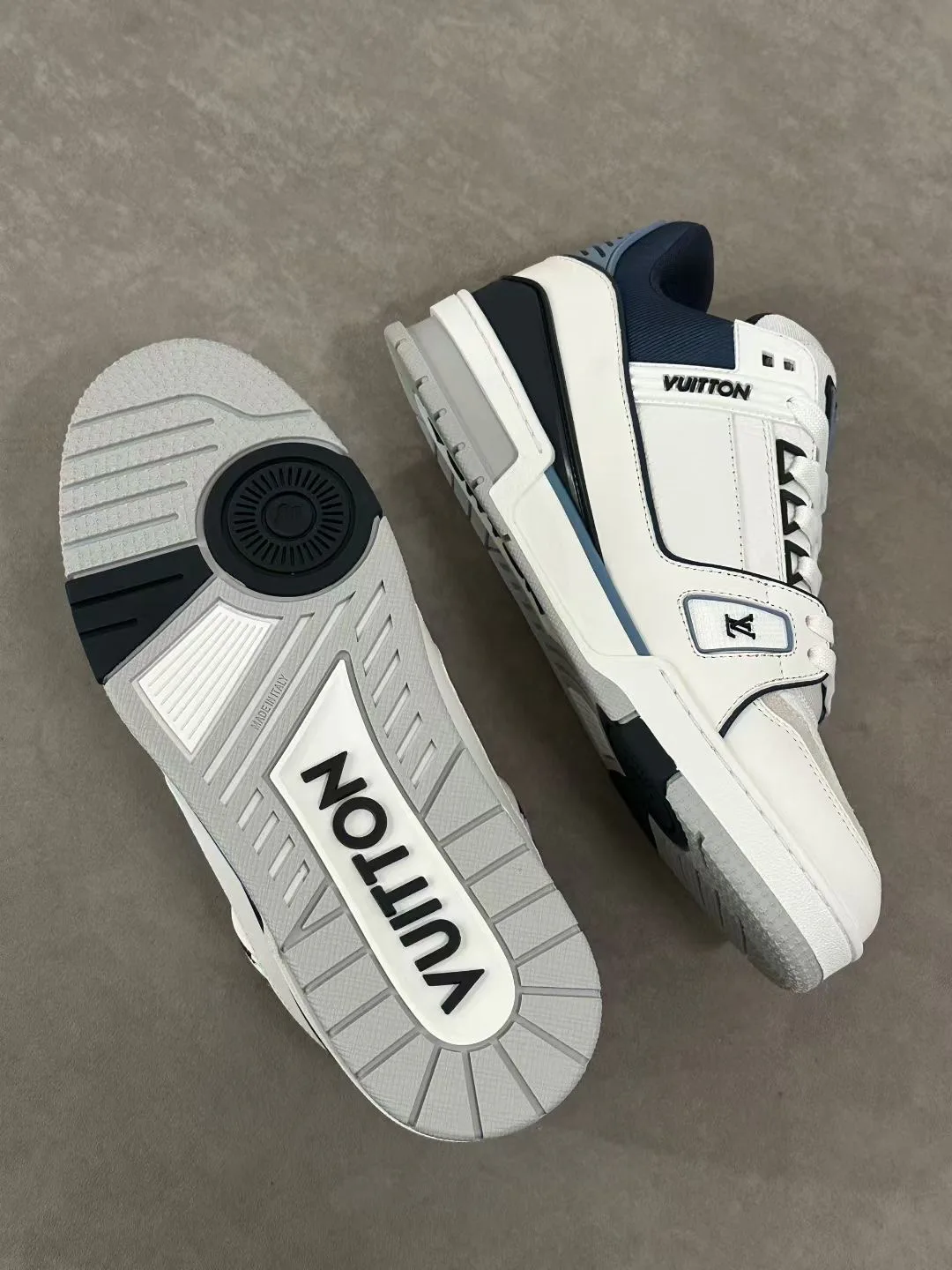 Кроссовки Женские Louis Vuitton 1189217