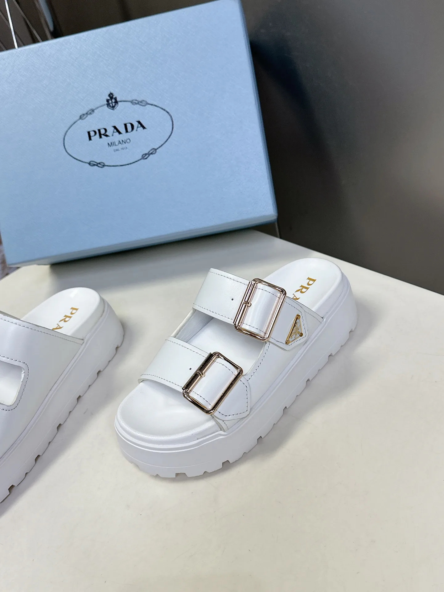 Шлепанцы Женские Prada 30074