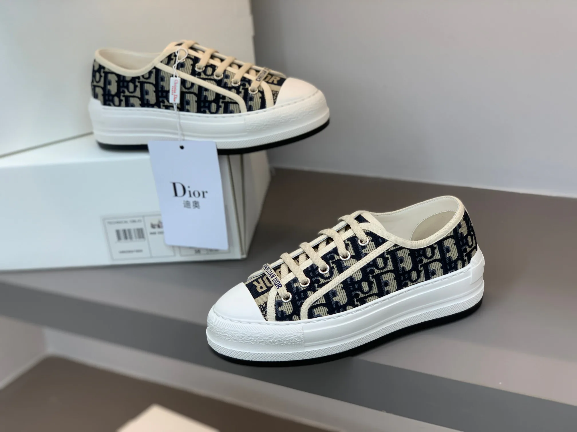 Кроссовки Женские Christian Dior 19515397