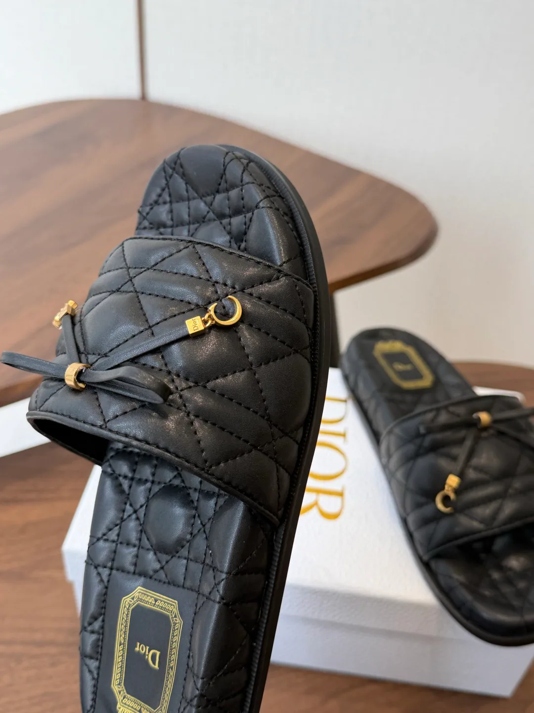 Шлепанцы Женские Christian Dior 18687730
