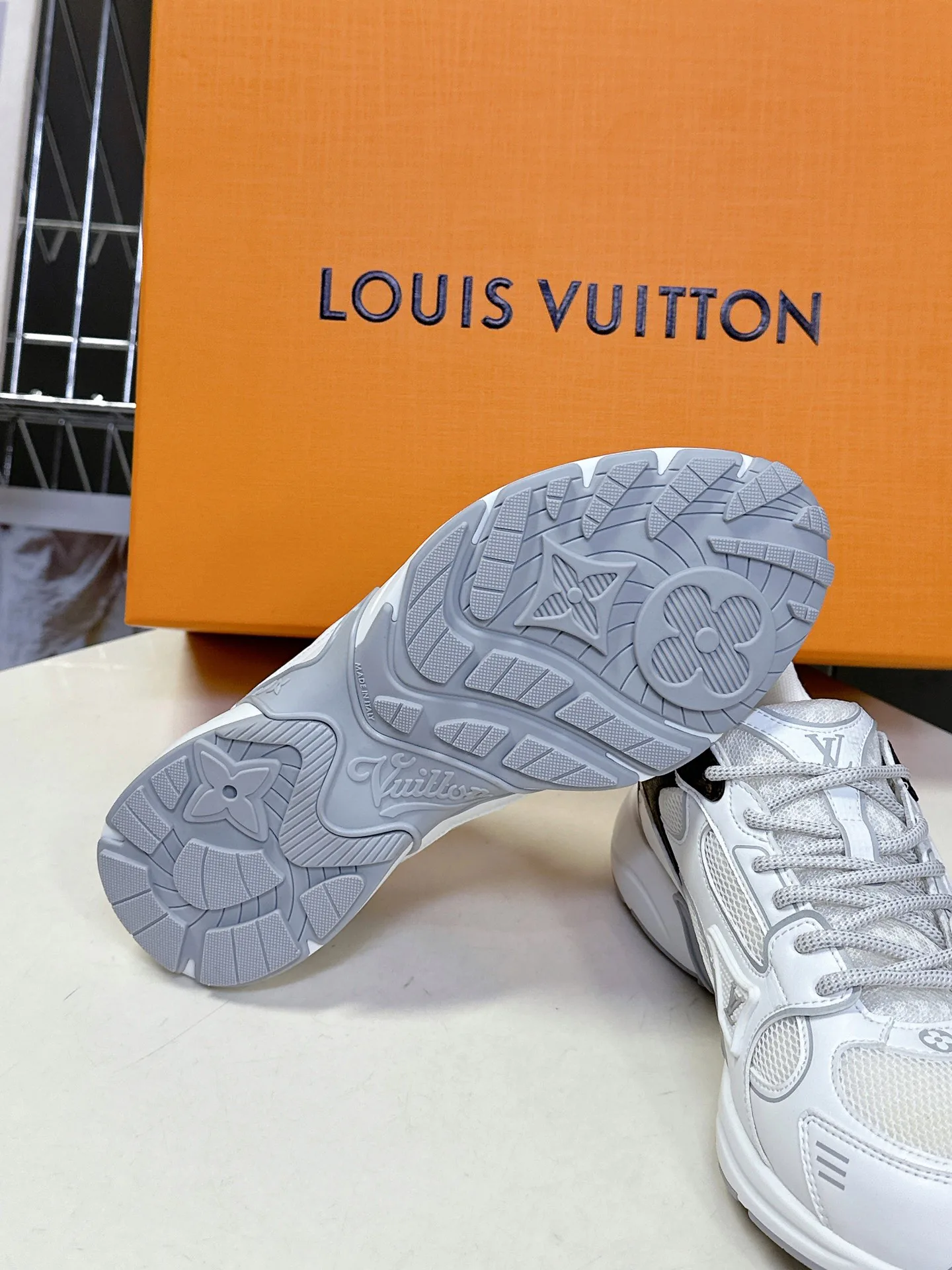 Кроссовки Женские Louis Vuitton 11152715