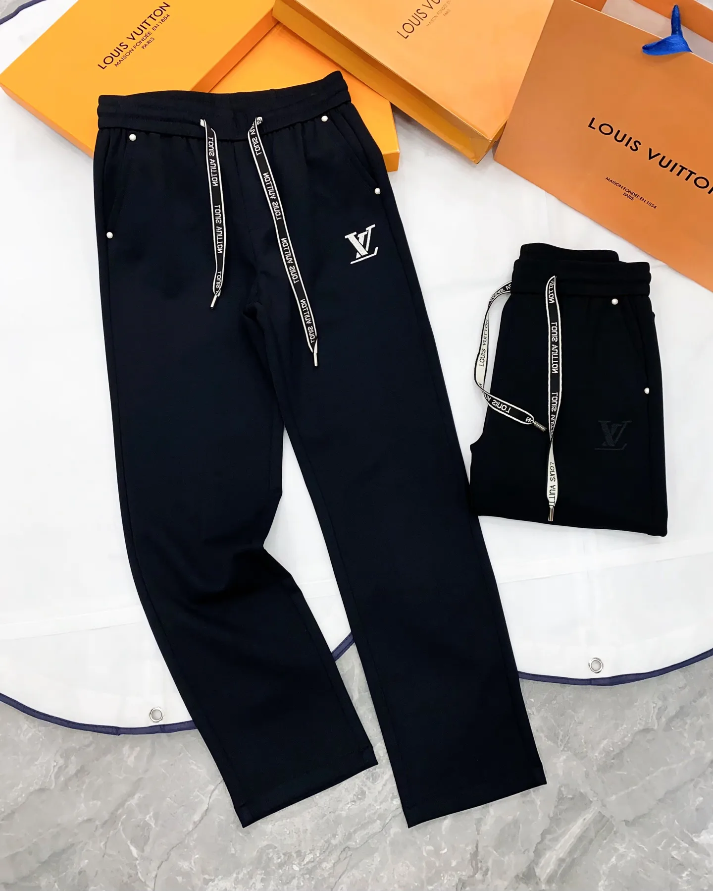 Брюки Мужские Louis Vuitton 9861765