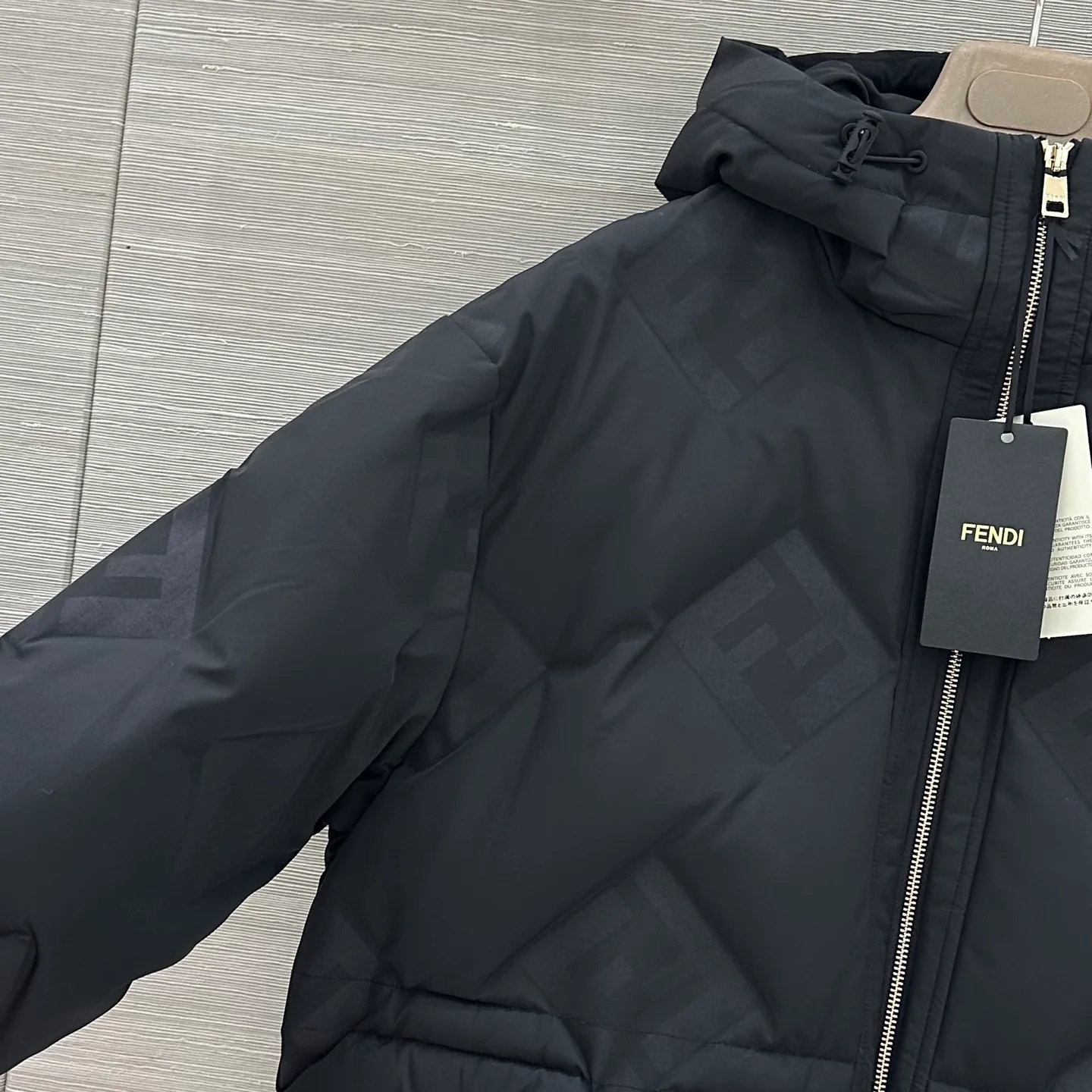 Куртки И Пуховики Женские Fendi 18250115