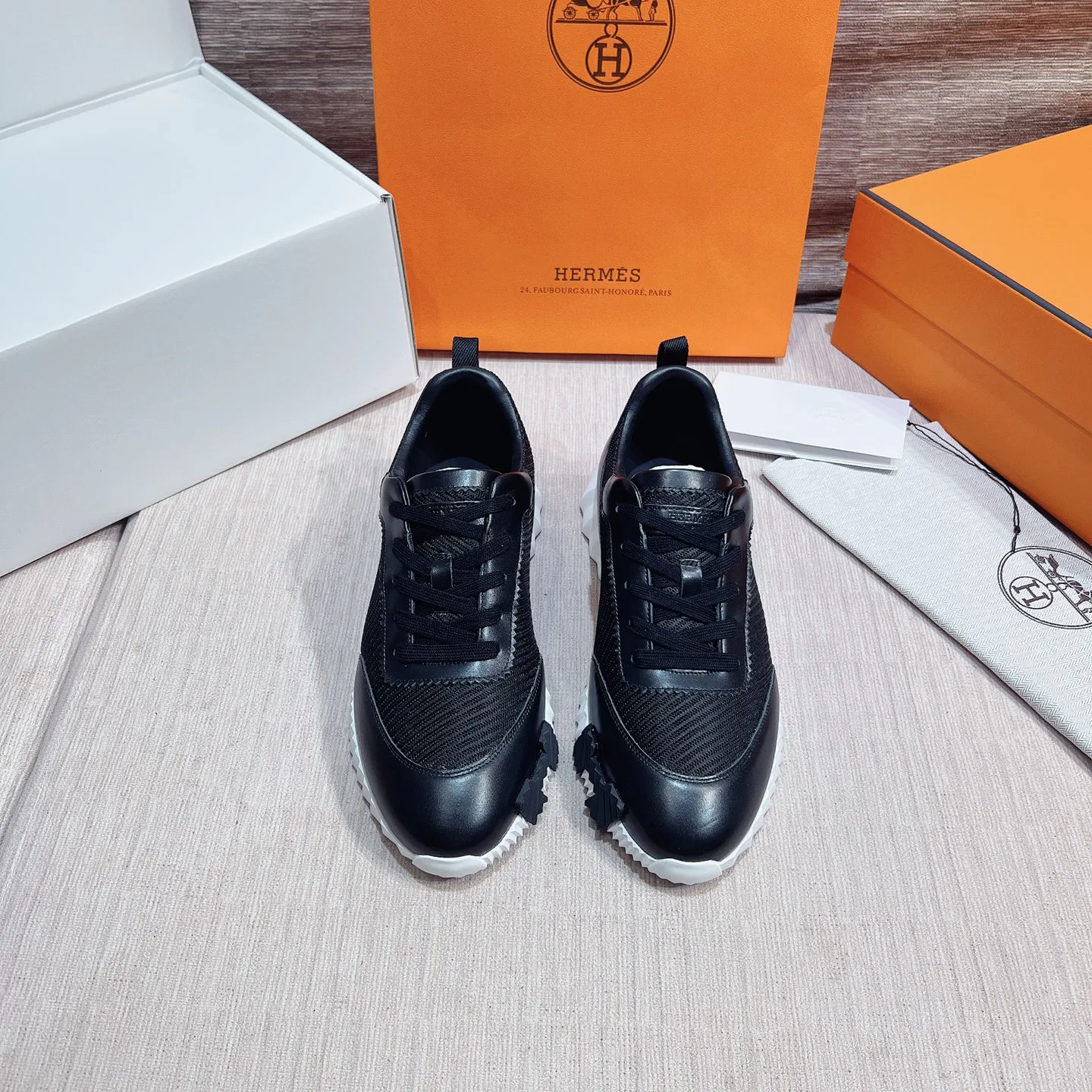 Кроссовки Женские Hermes 17749551