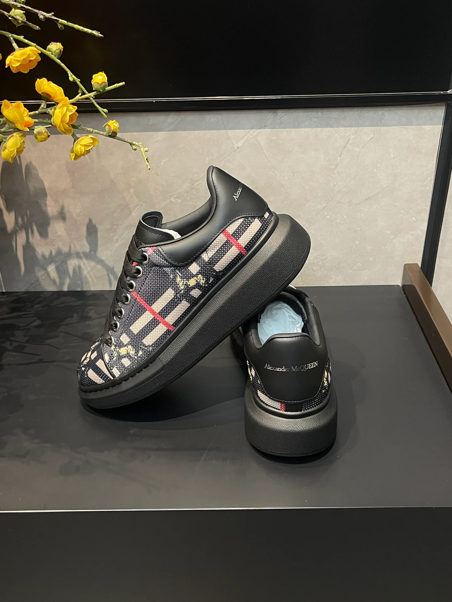 Кроссовки Женские Alexander Mcqueen 18465070