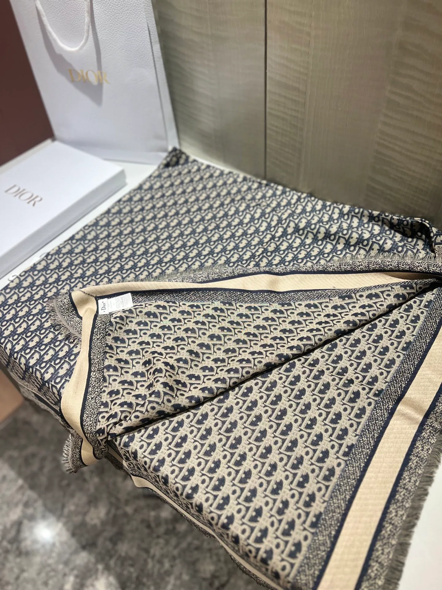 Шарфы Christian Dior 18507323