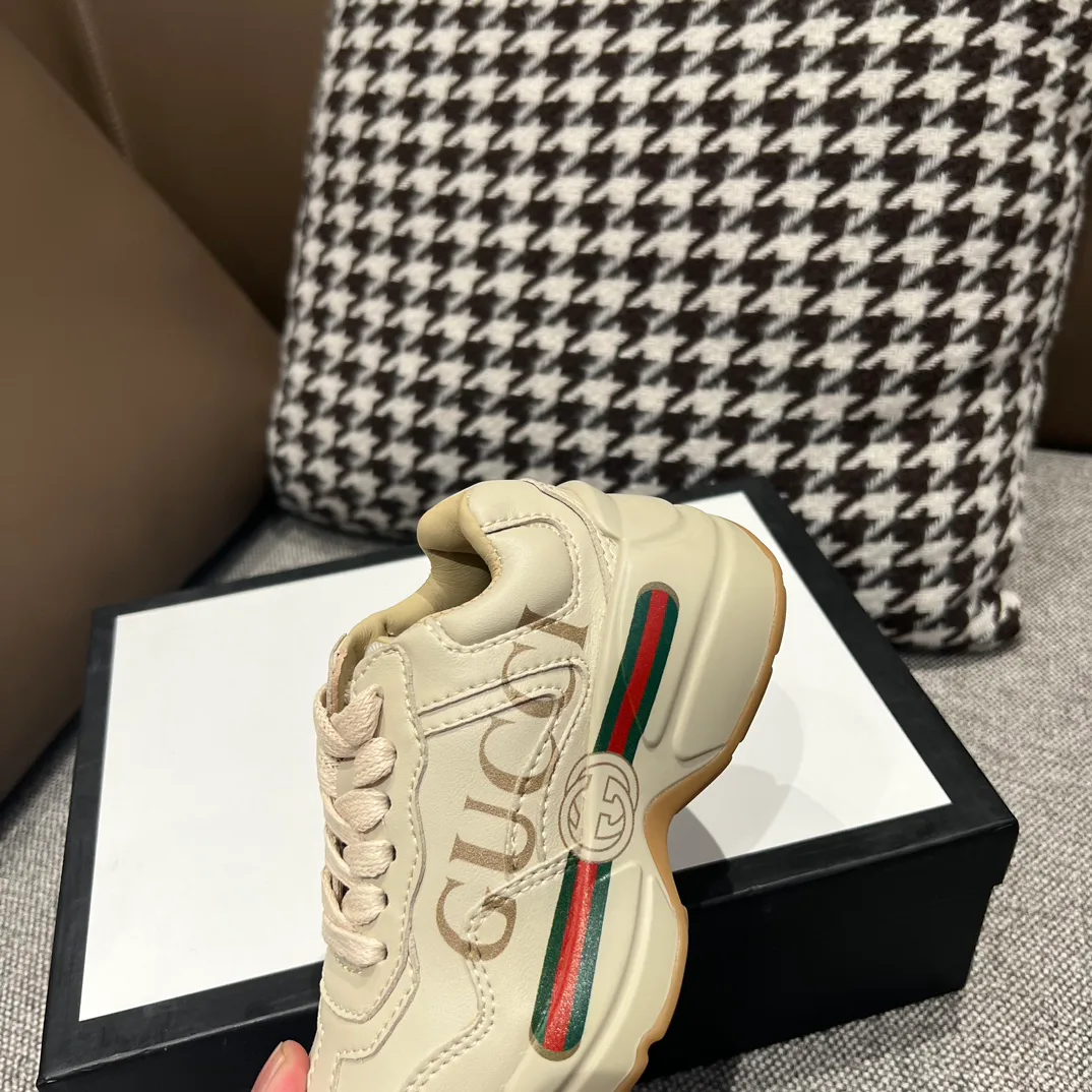 Кроссовки Женские Gucci 18075509