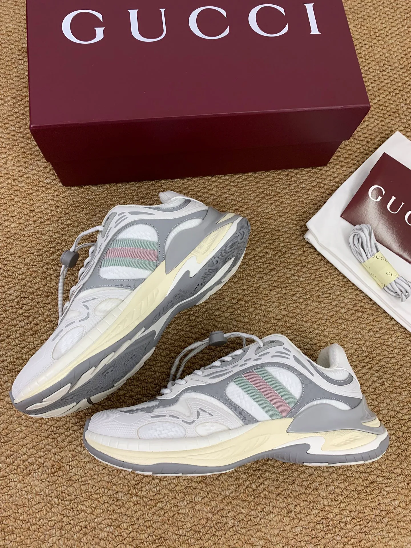Кроссовки Женские Gucci 17545256