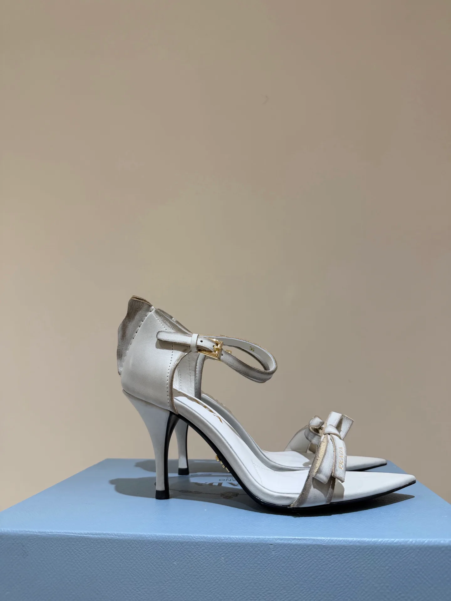 Босоножки Женские Prada 12941374