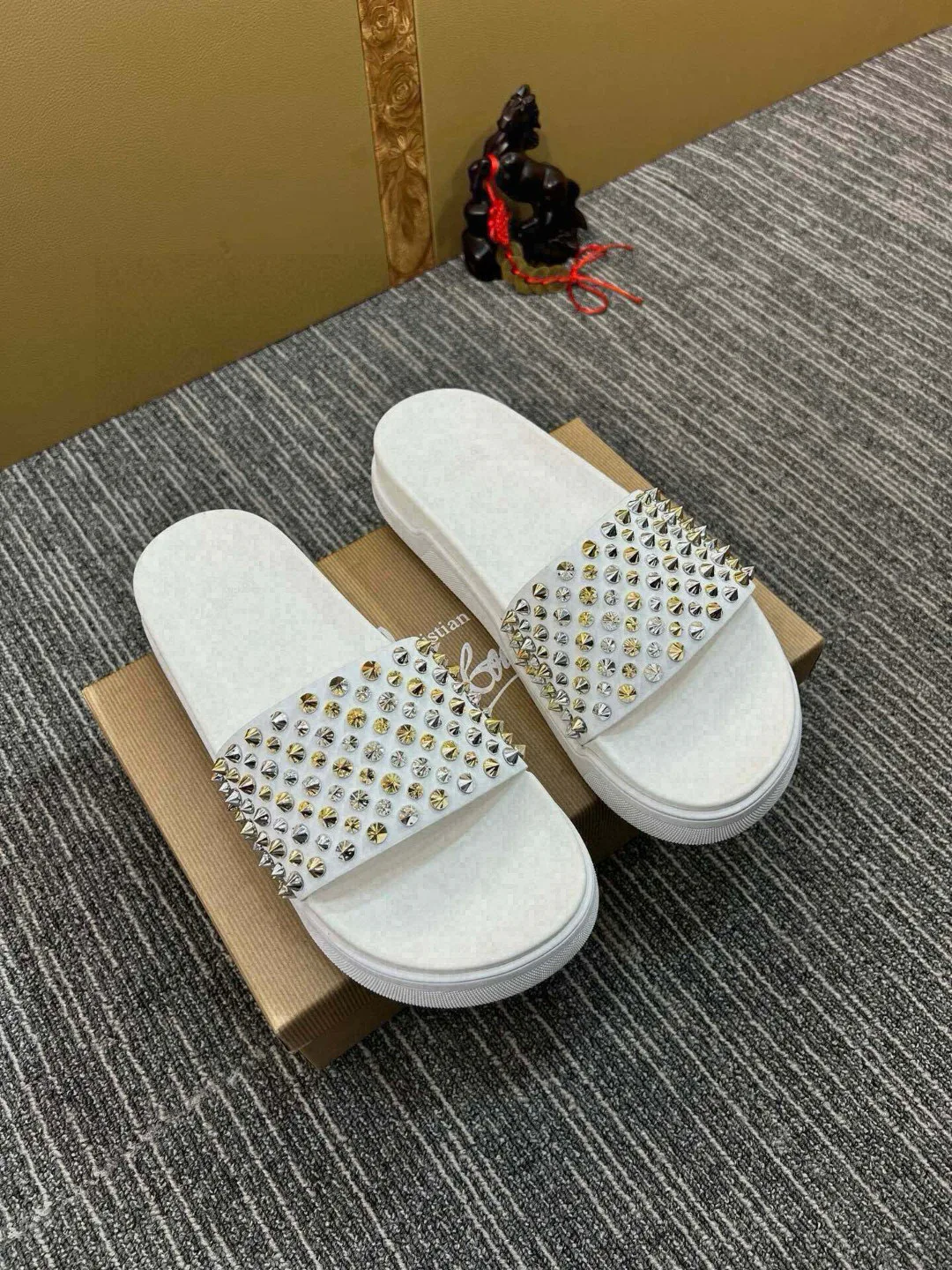 Шлепанцы Женские Christian Louboutin 65767