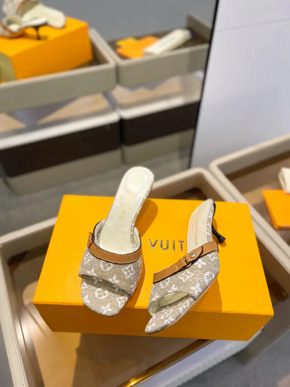 Босоножки Женские Louis Vuitton 9865415